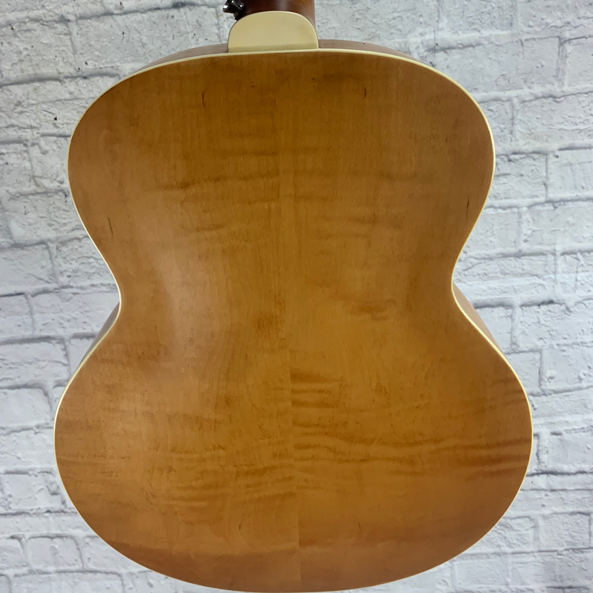 Guild Jumbo Junior Acoustic/Electric Bass