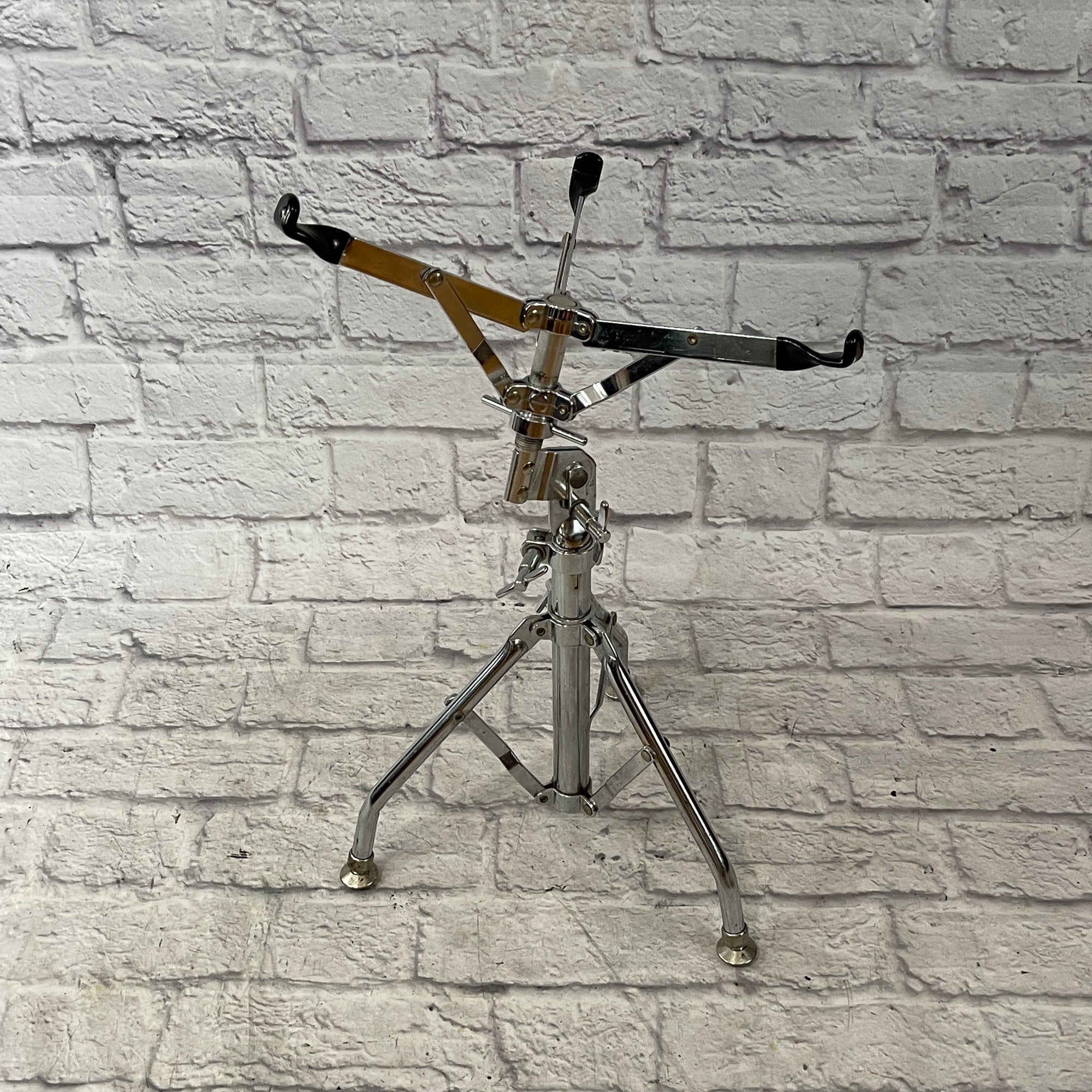 Vintage Ludwig Atlas Swivel Feet Snare Stand