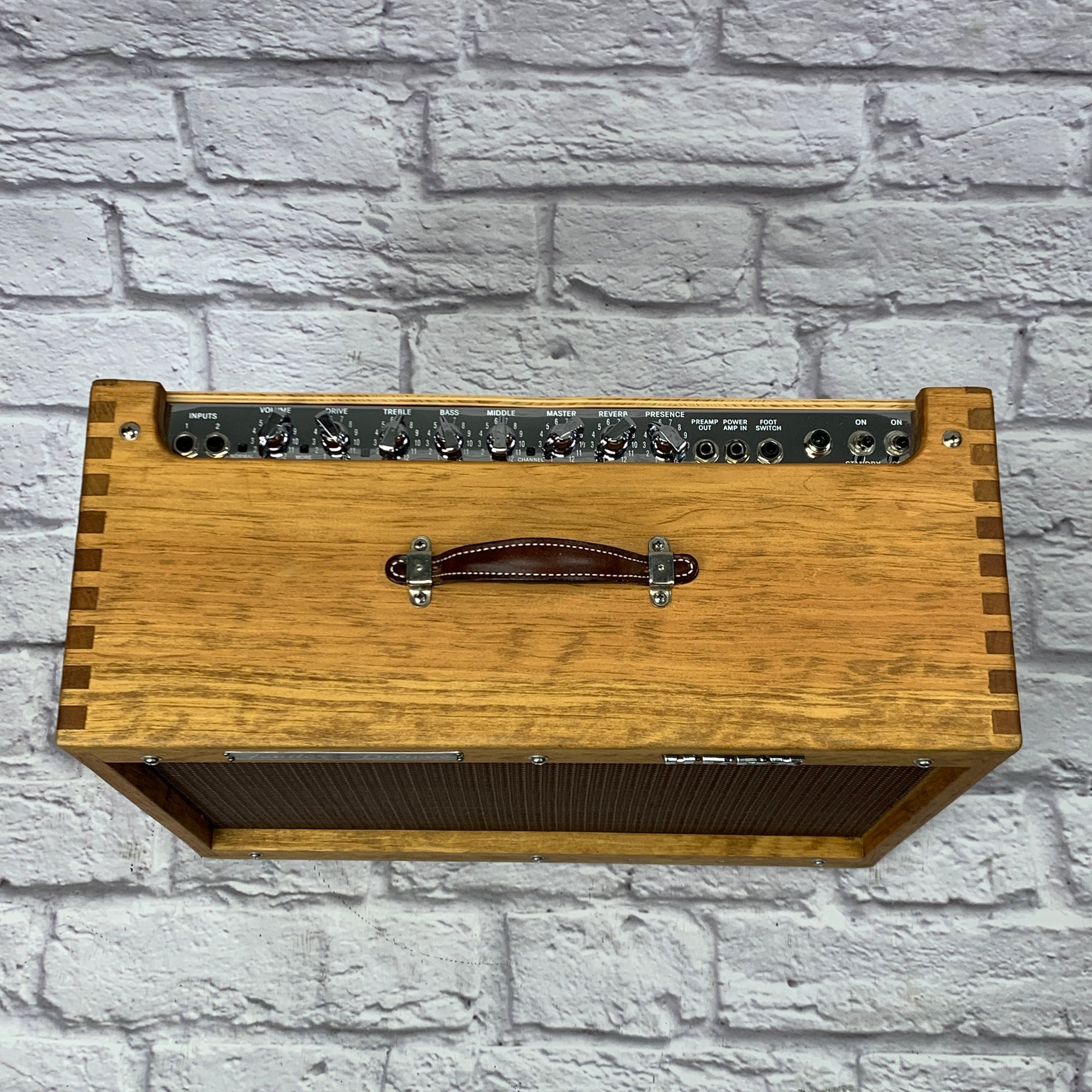 Fender Hot Rod Deluxe w/ Solid Pine Cabinet Alnico Elegante Speaker