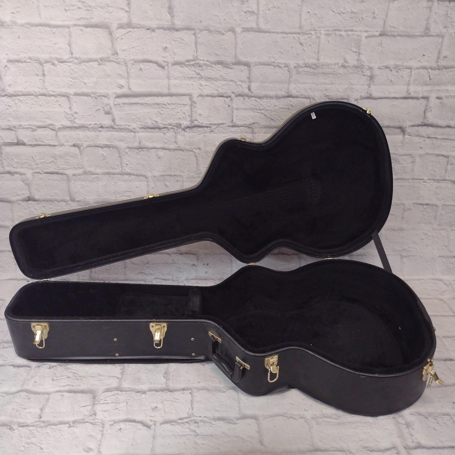 Unknown Acoustic Guitar Hard Case