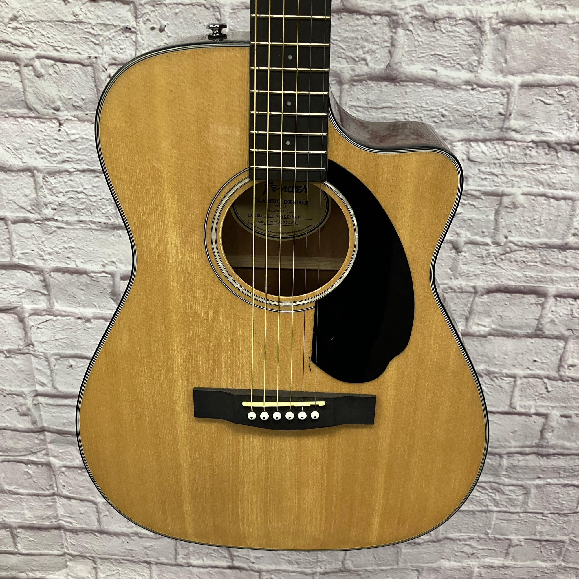 Fender CC 60SCE Natural Acoustic Guitar