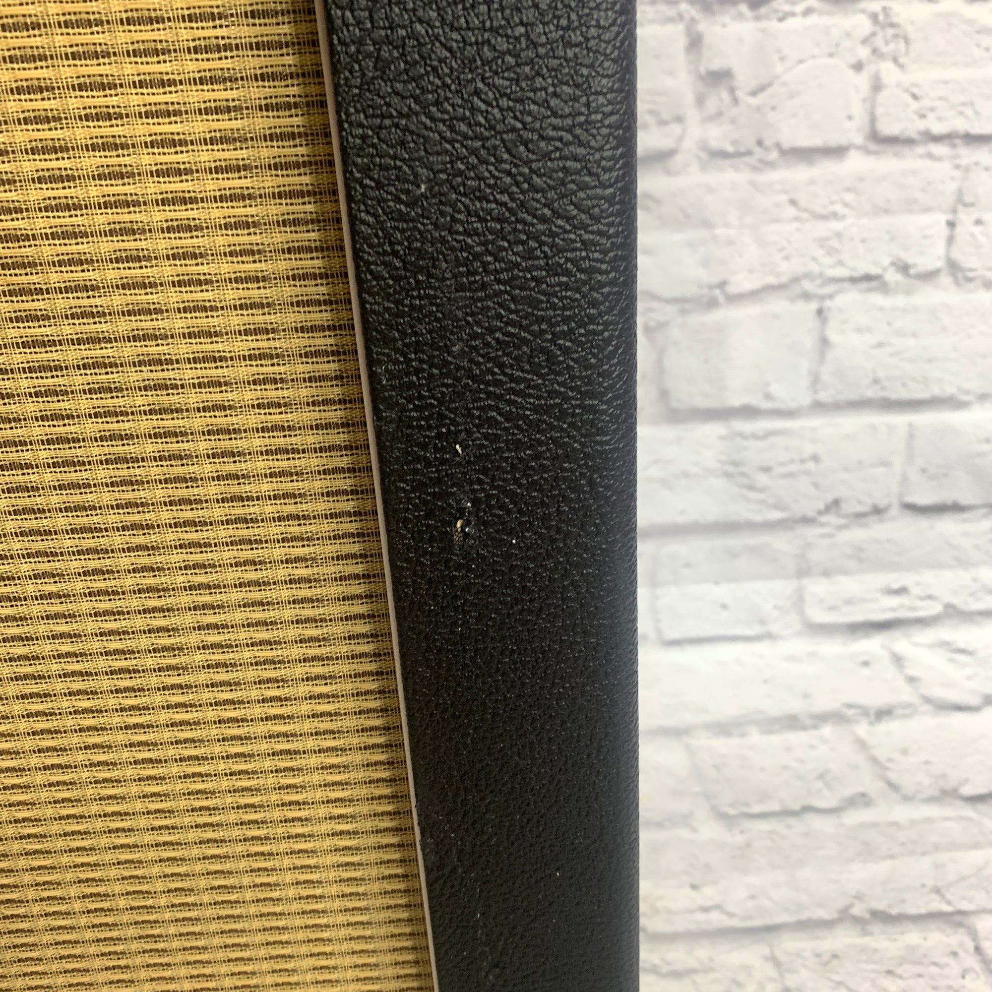 Avatar 212 Electric Guitar Cabinet v30s 120w