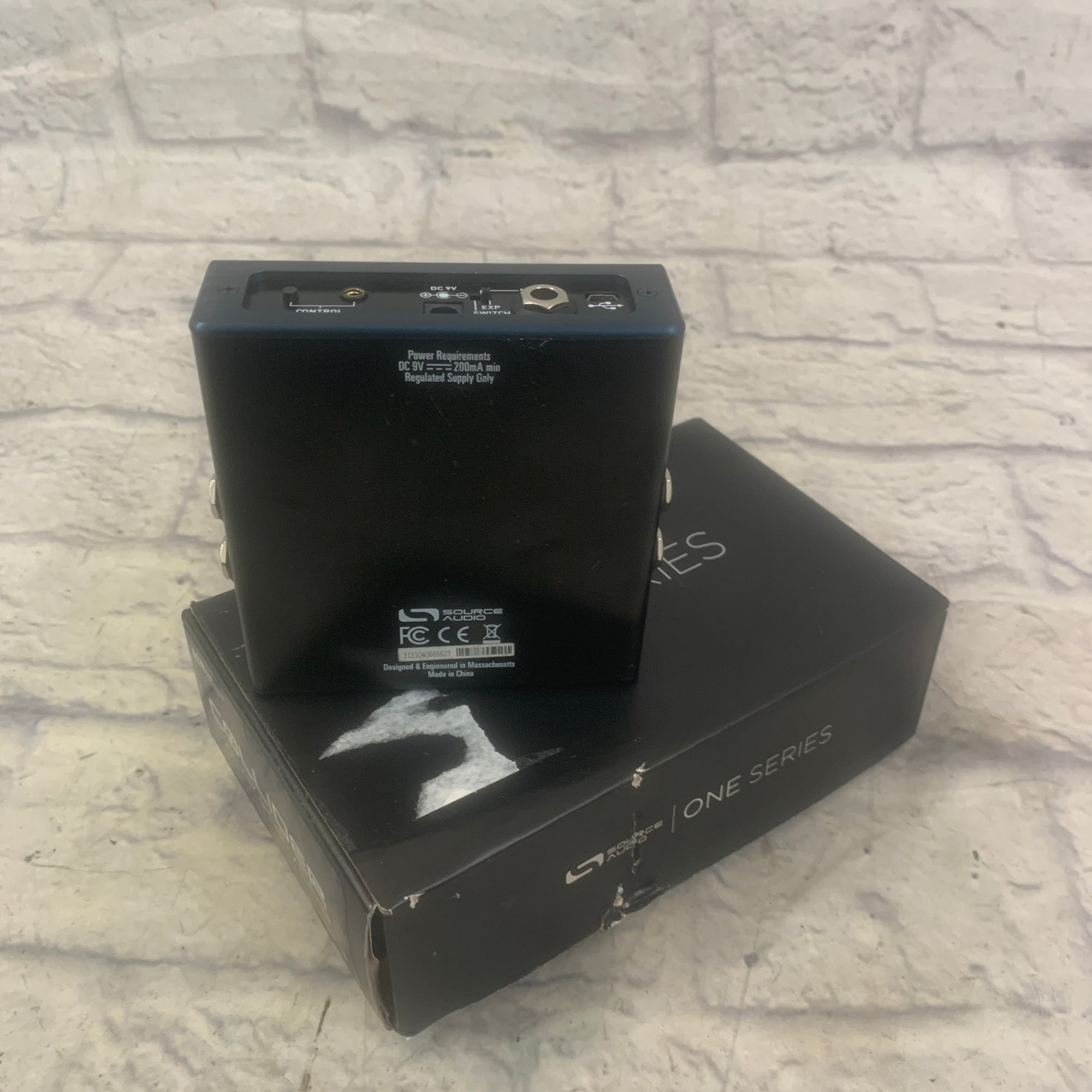 Source Audio Delay+ Reverb  Delay Pedal