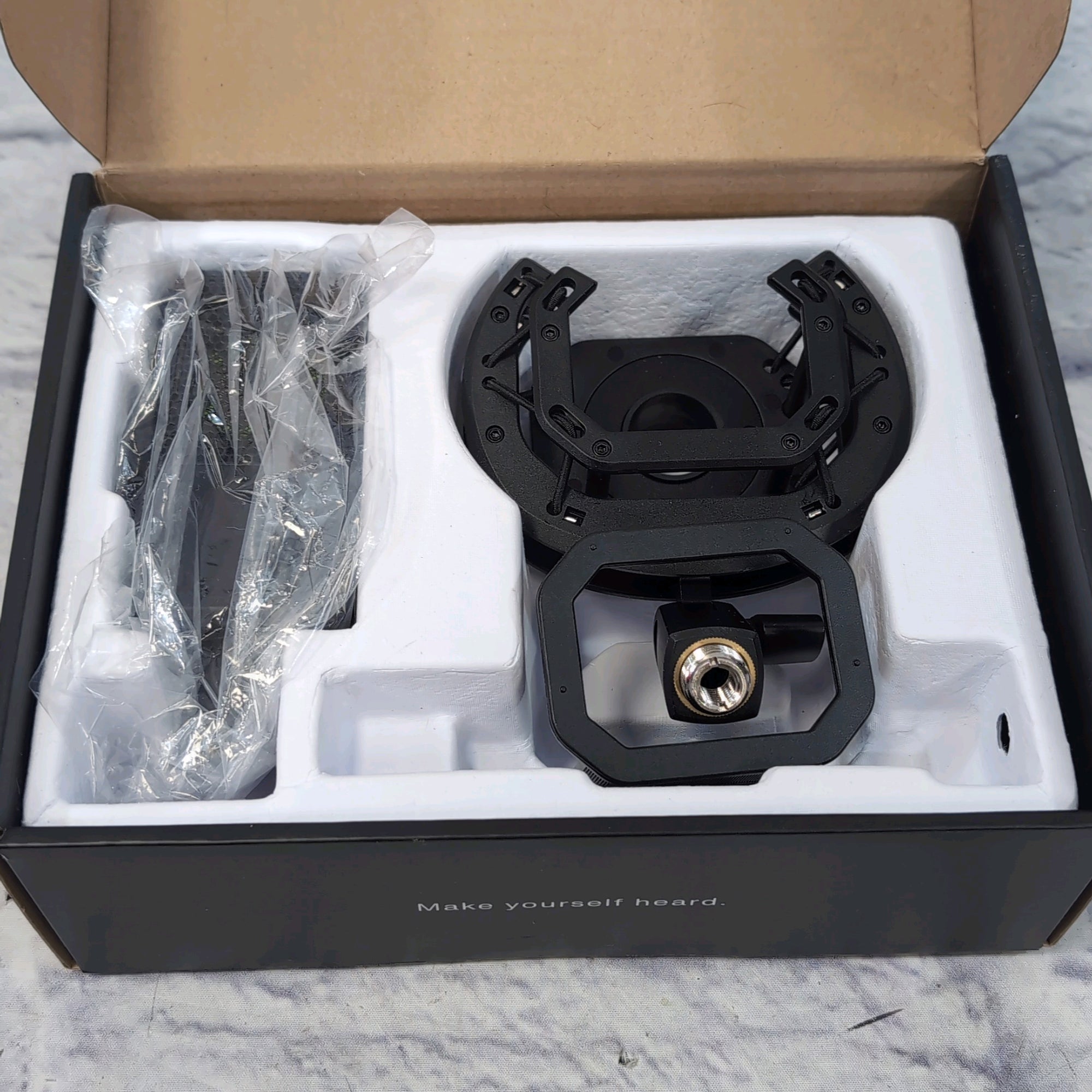 Lewitt LCT440 Pure Condenser Mic with Shockmount