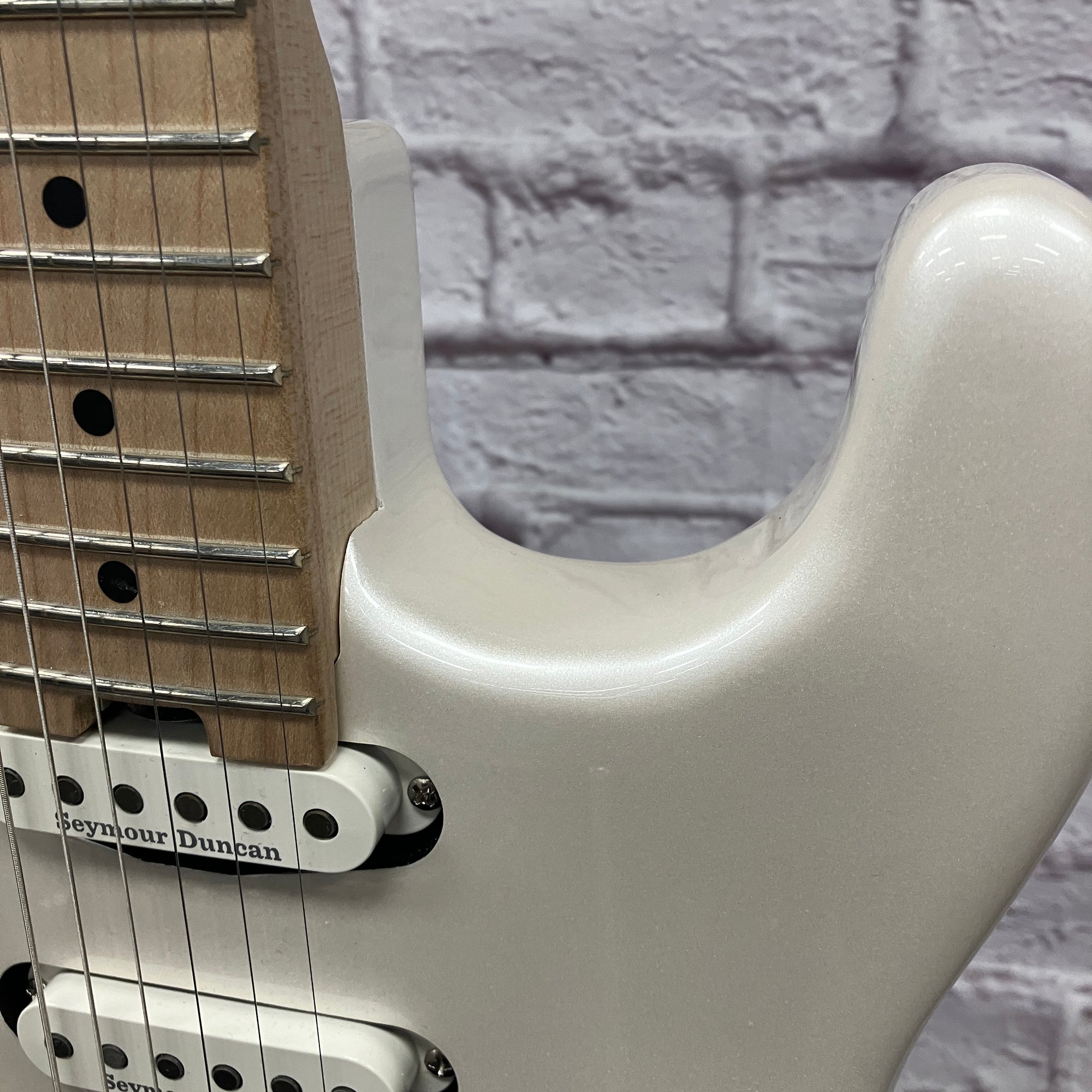 Charvel San Dimas Pro Mod HSS FR Electric Guitar Blizzard Pearl B-Stock