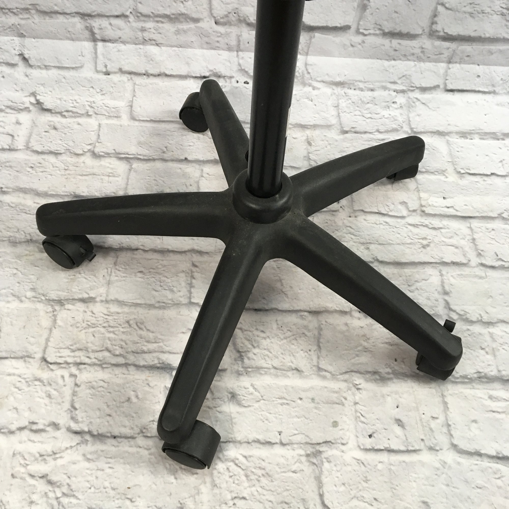 On-Stage Mix100 Rolling Mixer Stand