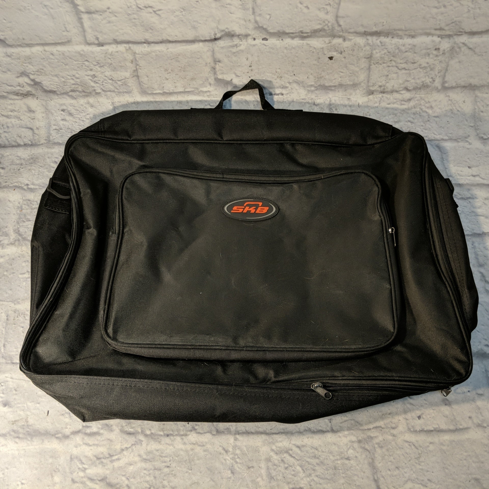 SKB 1SKB-PS-8 8-Port 9VDC Powered Pedalboard w/ Bag