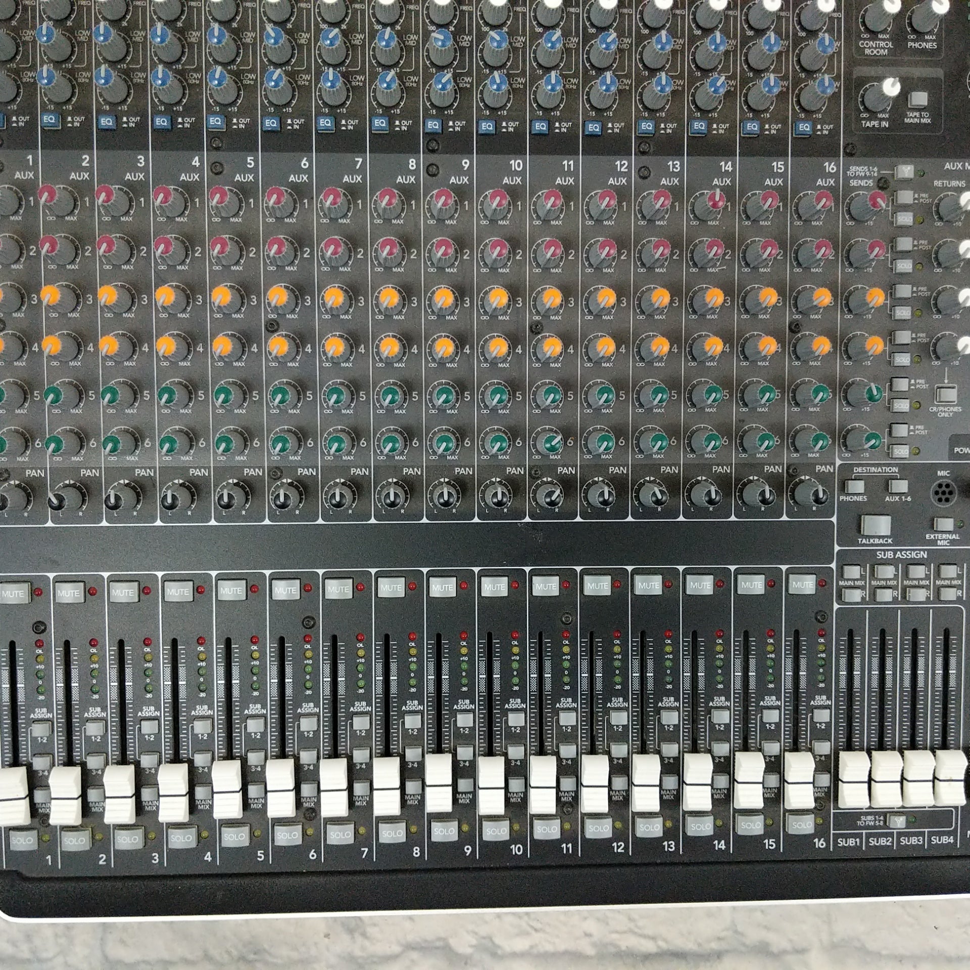 Mackie Onyx 1640i 16-Channel 4-Bus Firewire Analog Mixer