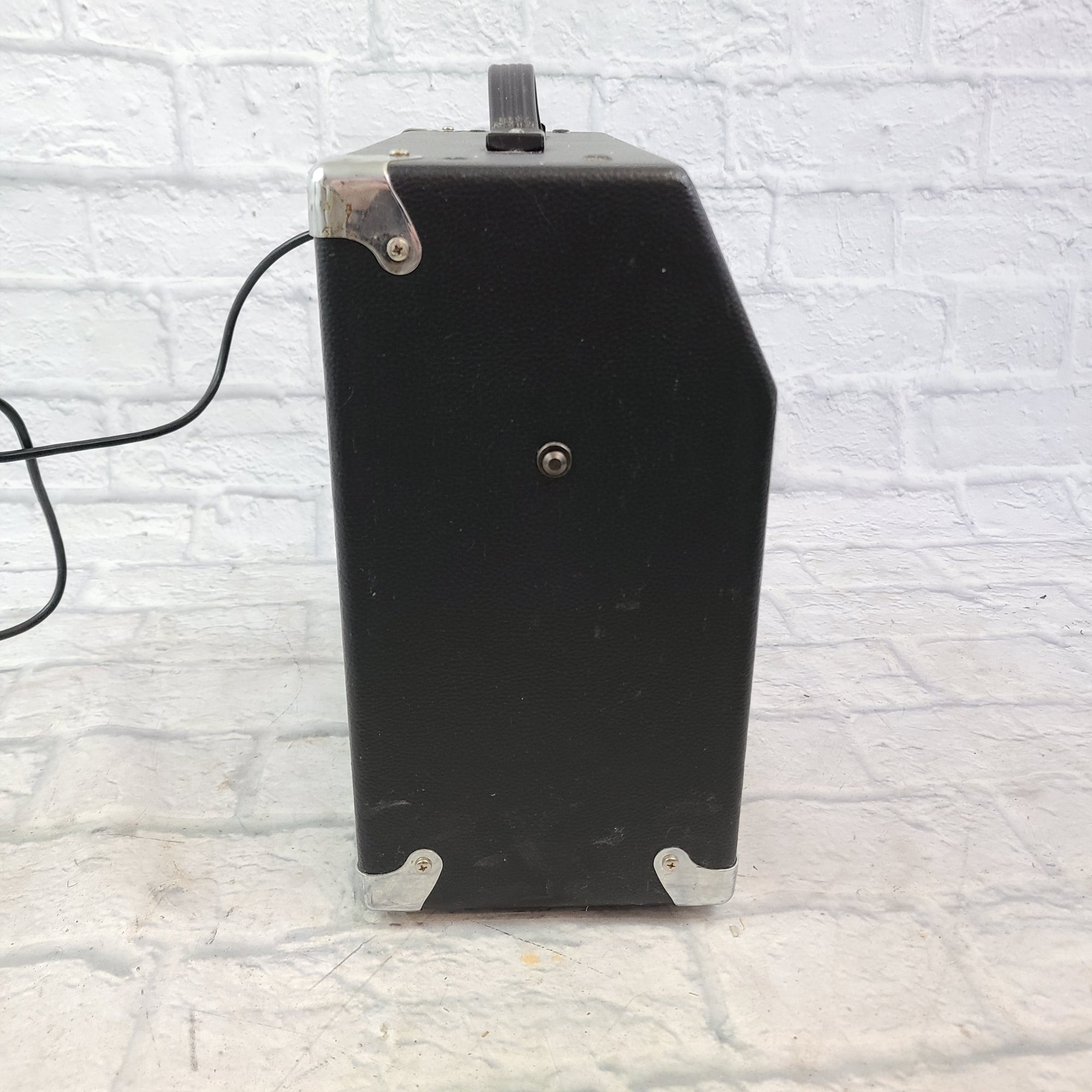 Fender G-Dec 15-Watt Digital Modeling Guitar Combo Amplifier