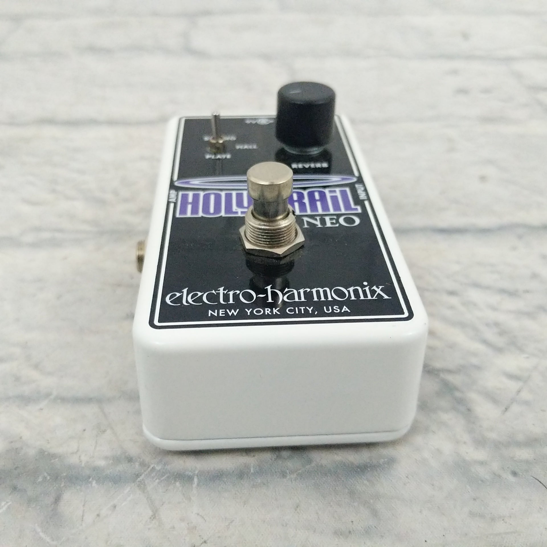 Electro-Harmonix Holy Grail Neo Reverb Pedal