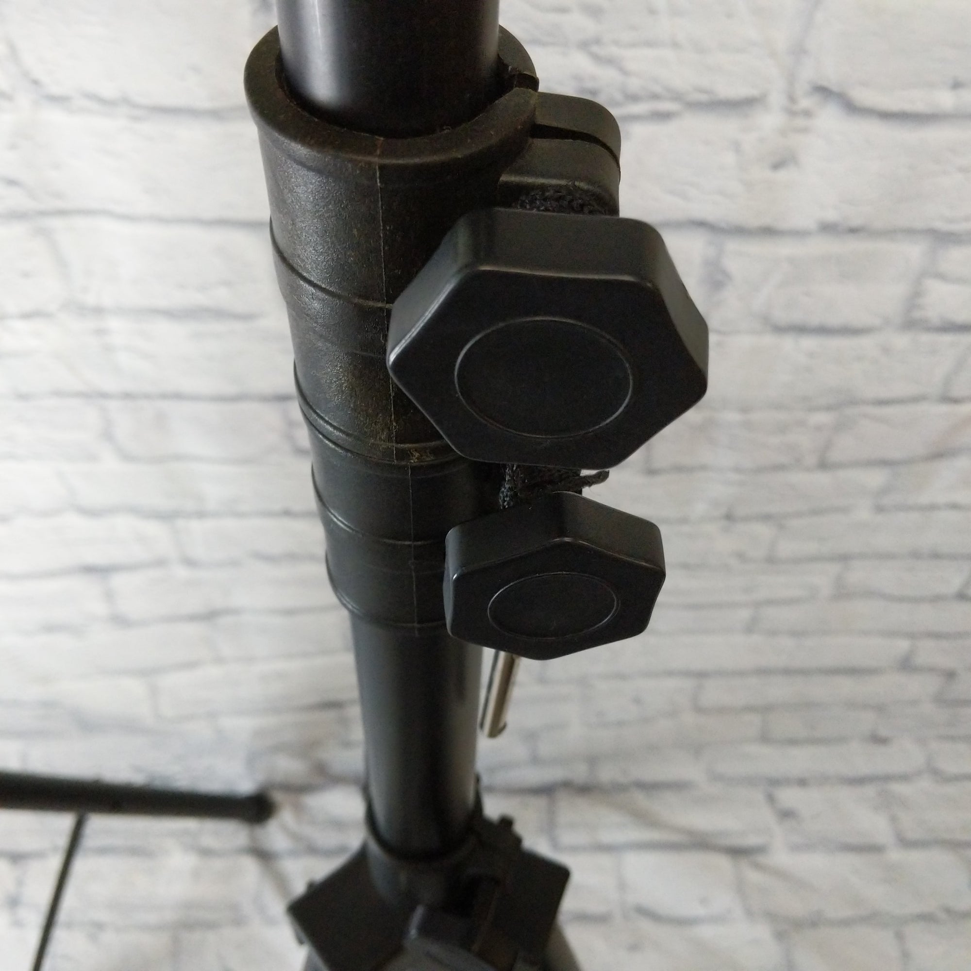 Musicians Gear Speaker Pole Stands with Gator 58" Dual Compartment Speaker Stand Bag