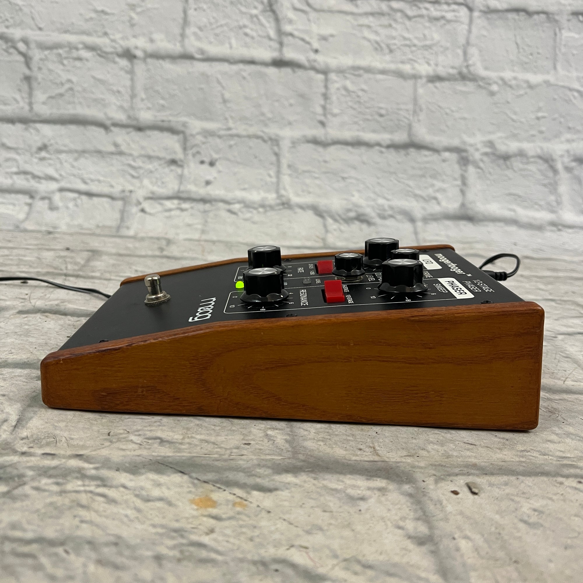 Moog Moogerfooger MF-103 12-Step Phaser Phase Shifter