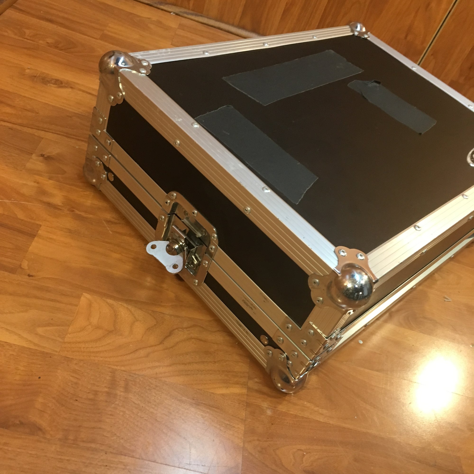 Traktor S4MK2 DJ Controller with Case