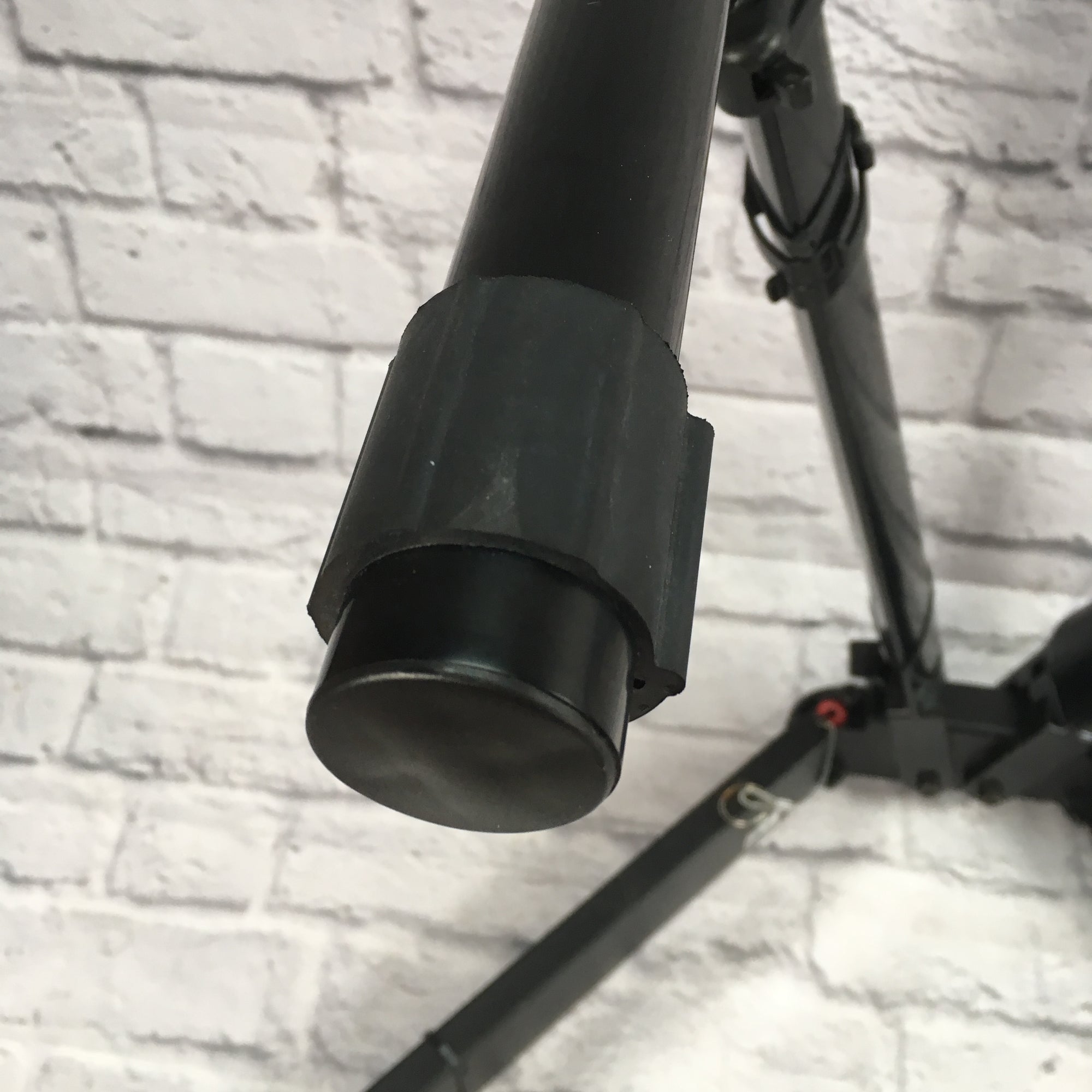 Ultimate Support V-Stand Pro Keyboard Stand with bag