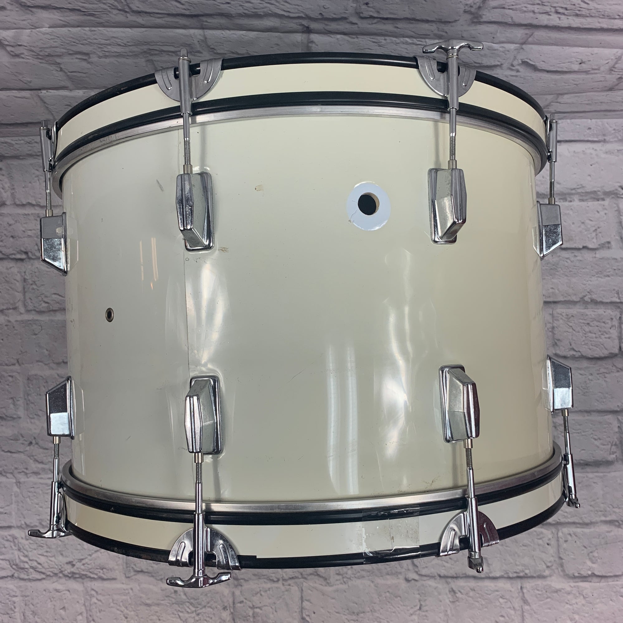 Sunlite 22in Bass Drum, White, Missing Legs & Brackets
