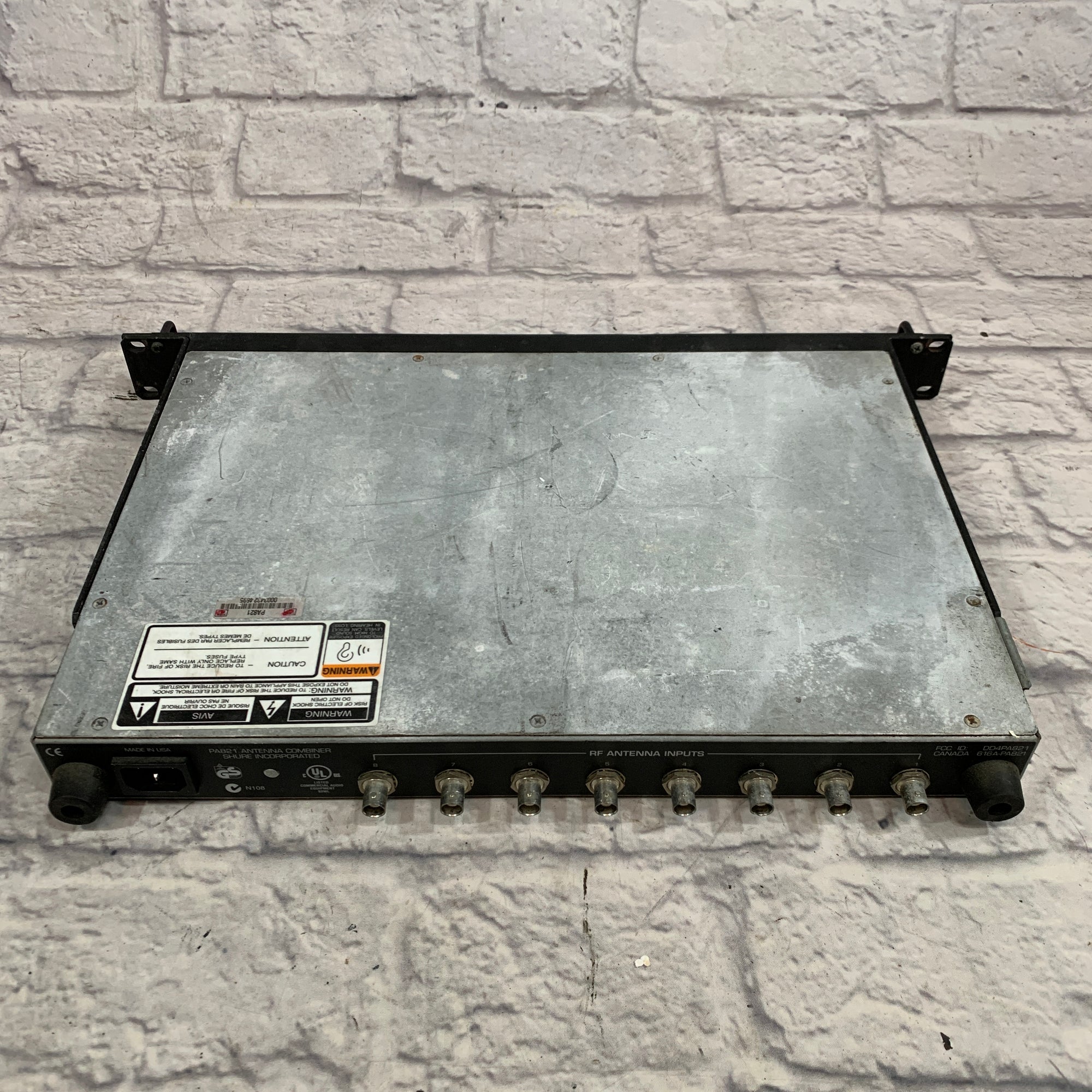Shure PA821 PSM Antenna Combiner