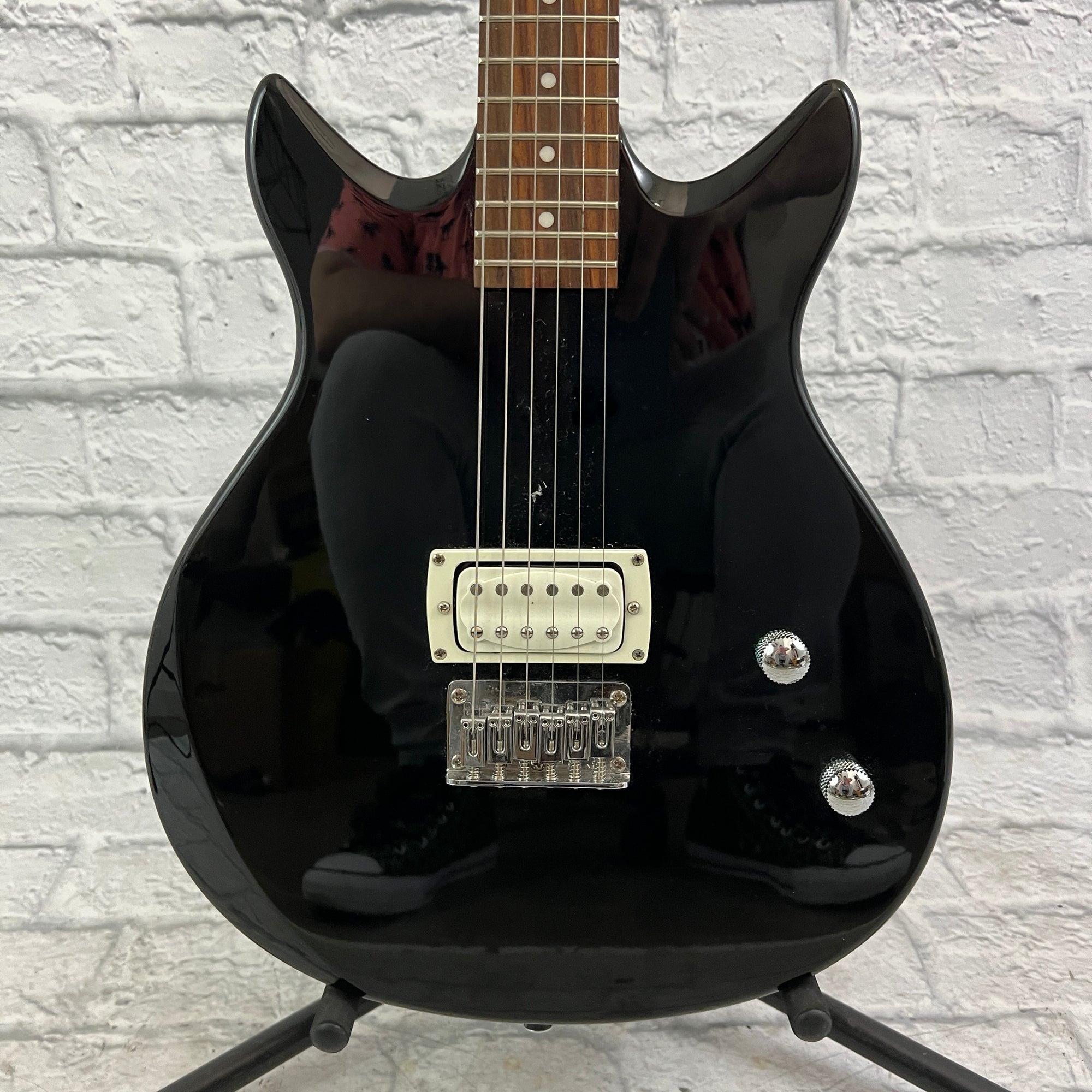 First Act Electric Guitar on board speaker or plug in to amp for Sale