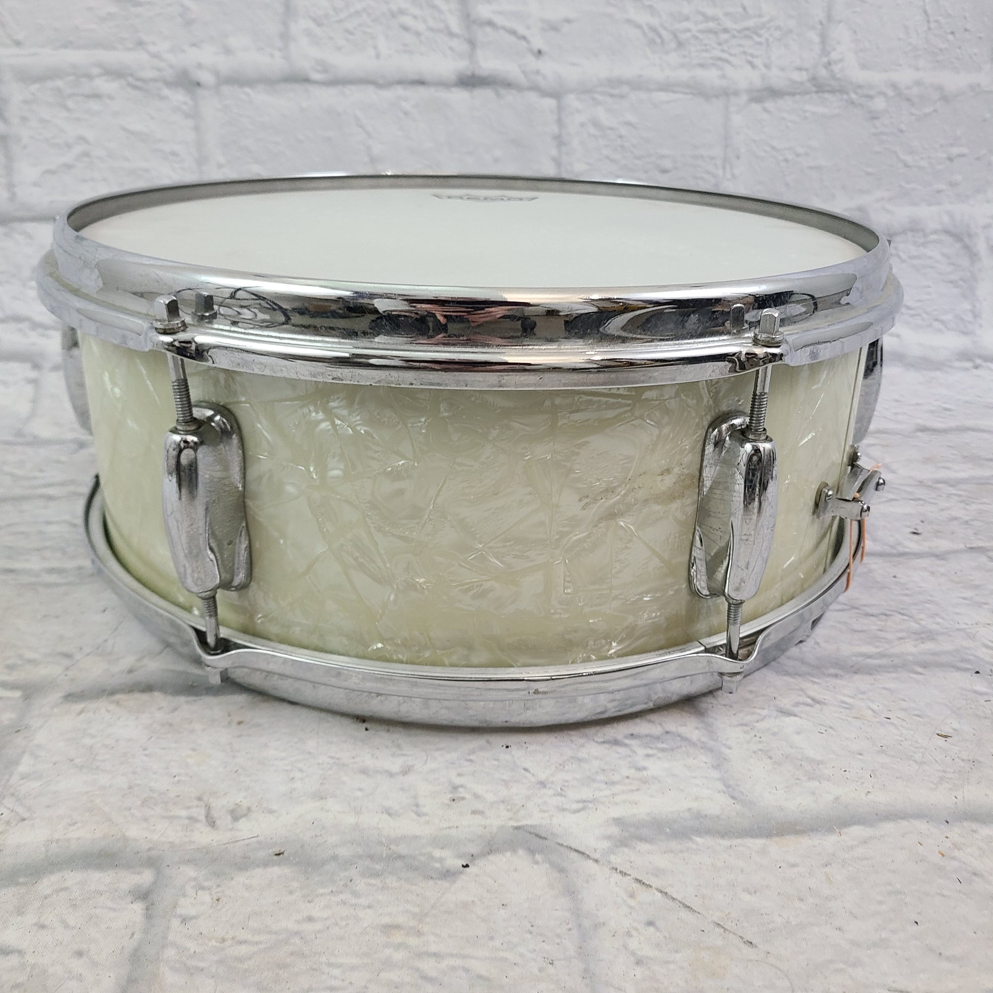 Slingerland Student Deluxe 5.5x 14 6 lug Snare White Marine Pearl