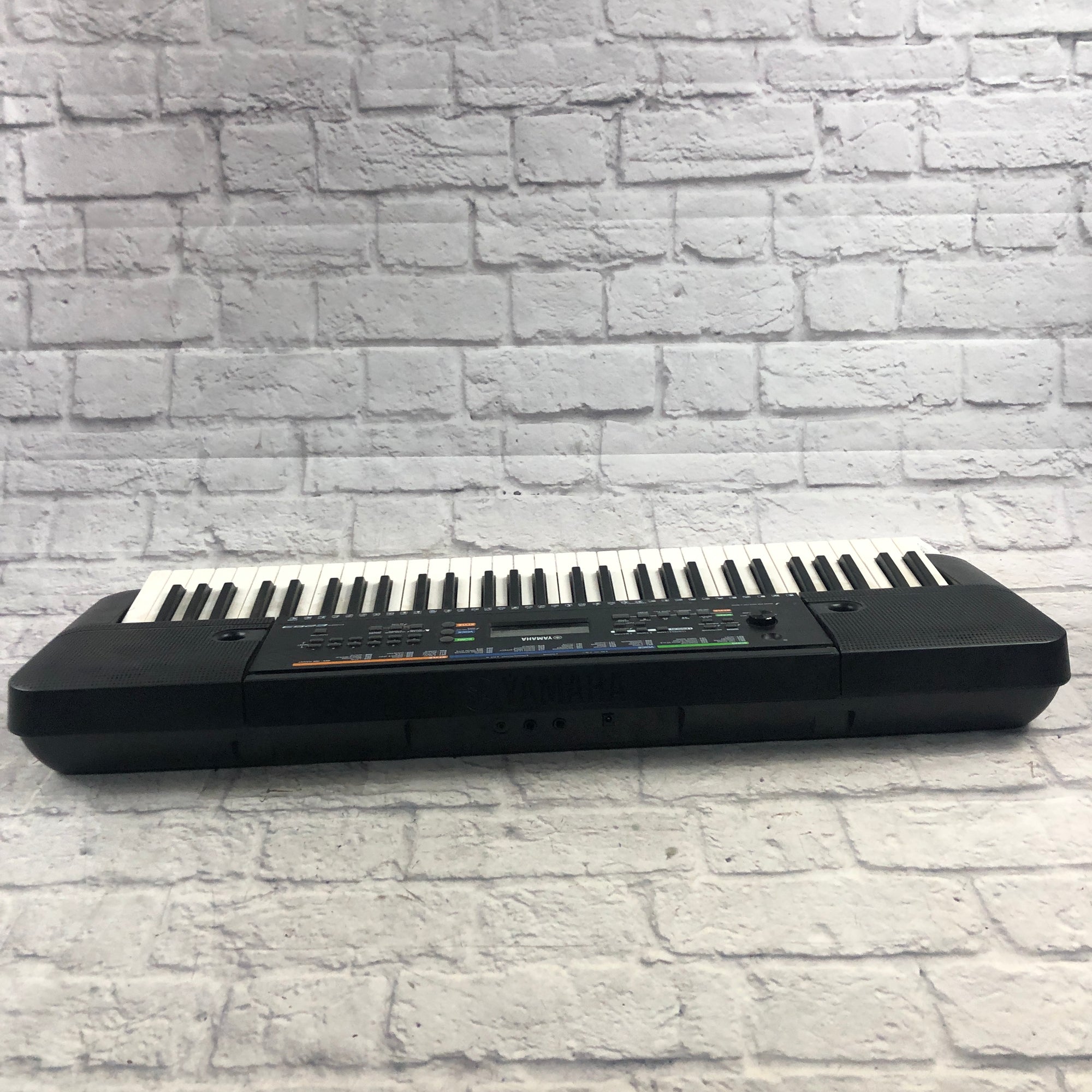 Yamaha PSR-E253 61-Key Electronic Keyboard