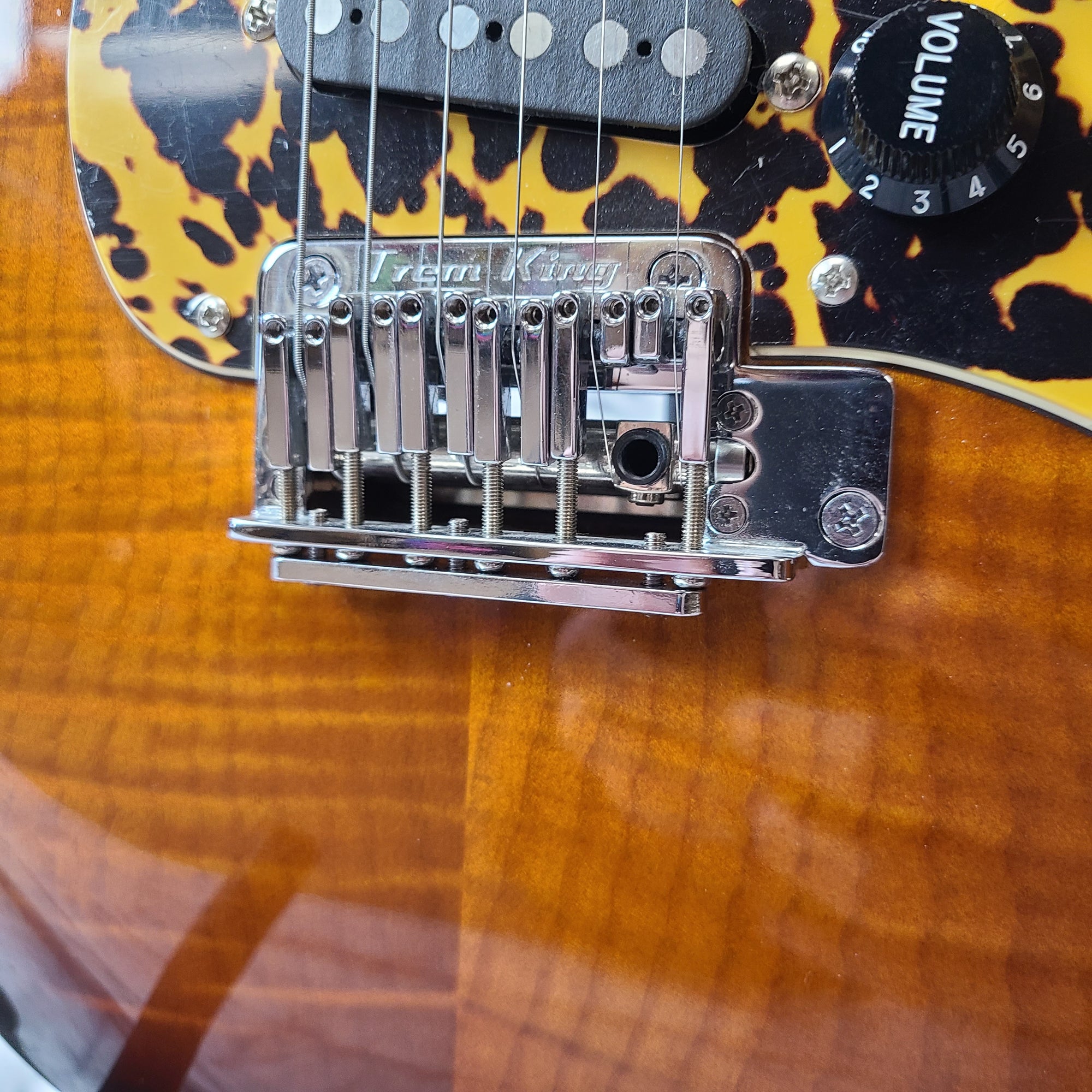 Tradition G1200 Strat Style Electric Guitar