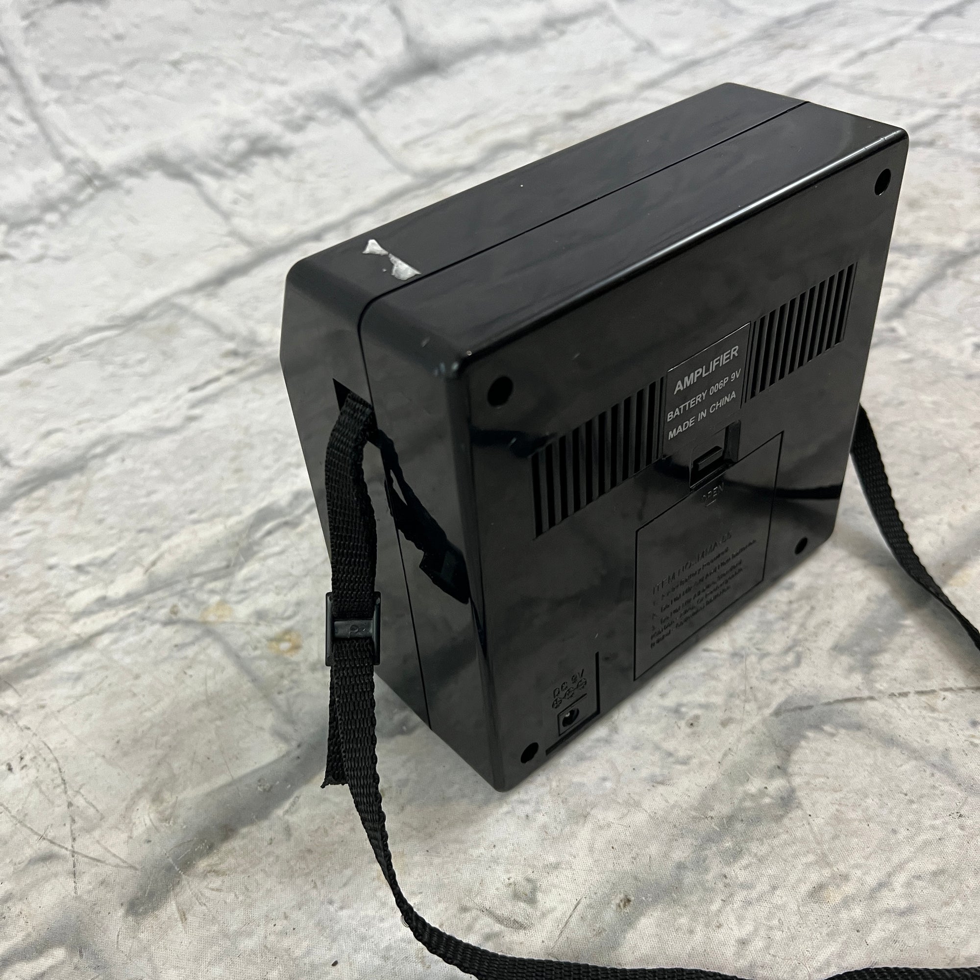 First Act Portable Battery Powered MMA-55 Guitar Amp