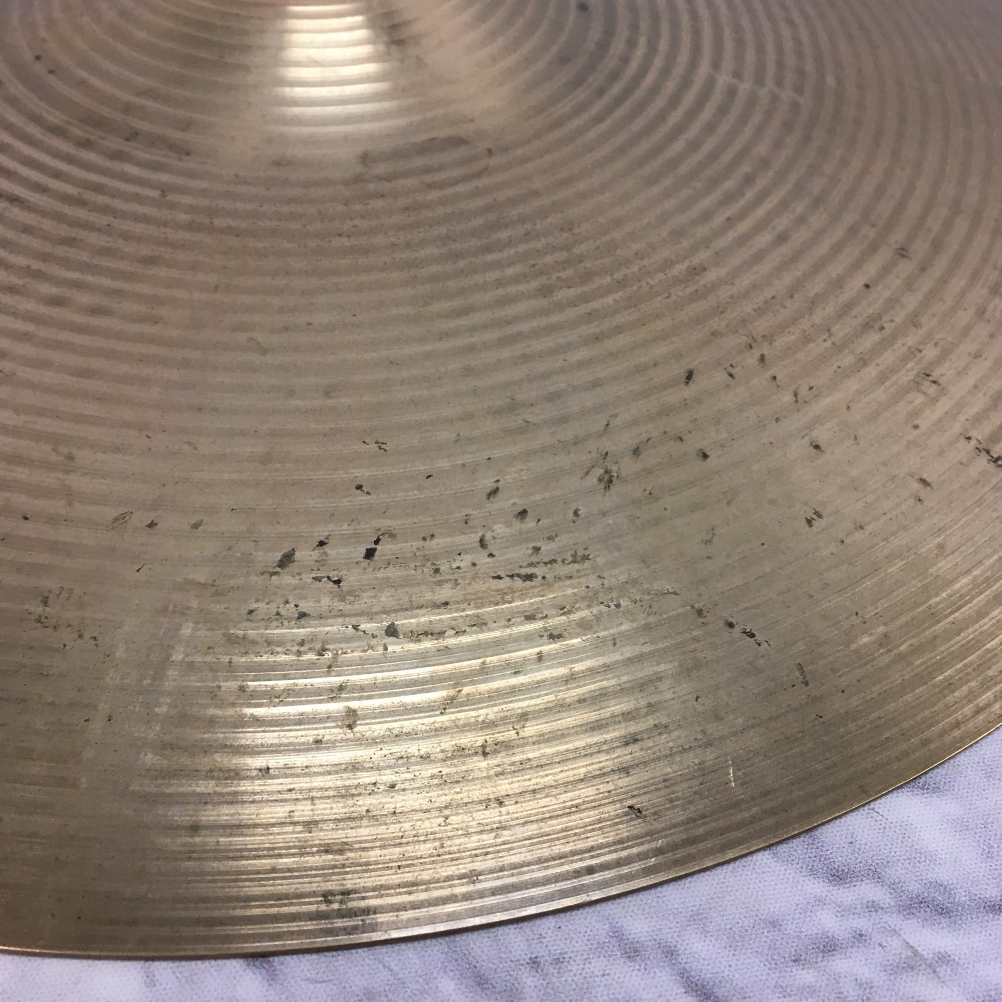 Zildjian 14in New Beat Bottom Hi Hat with 2004 Avedis Top