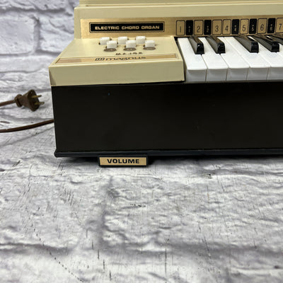 Magnus Model 7000 Chord Organ