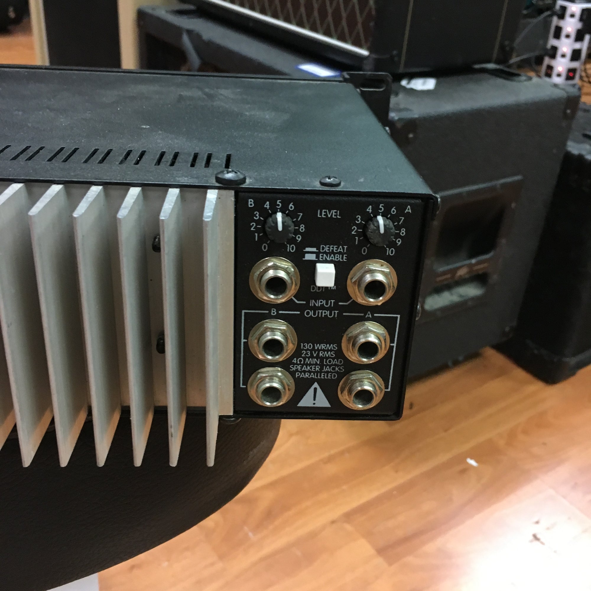 Peavey PV260 Power Amp - Evolution Music Peavey PV260 Power Amp - Evolution Music