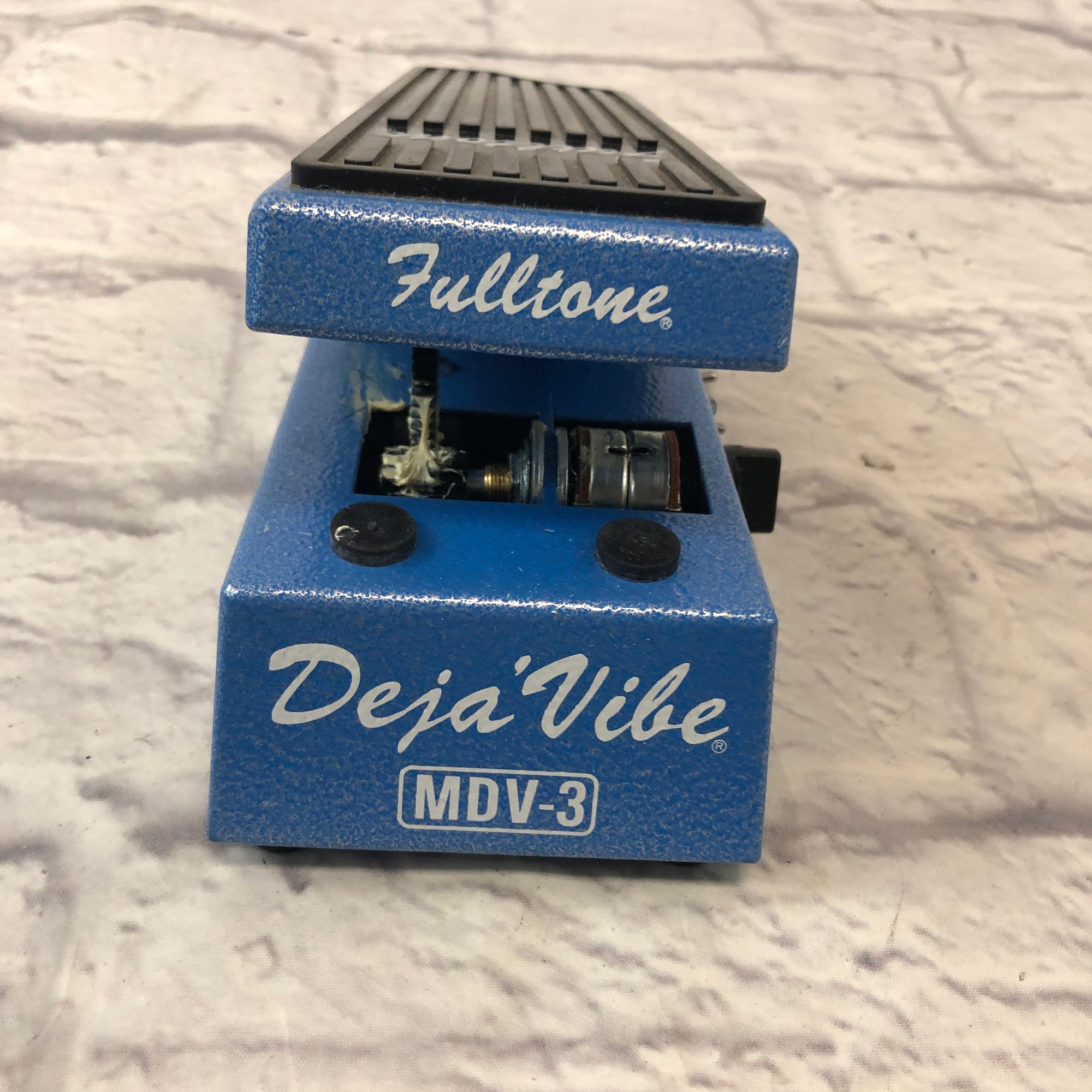 Fulltone MDV3 Mini Deja Vibe No Power Supply