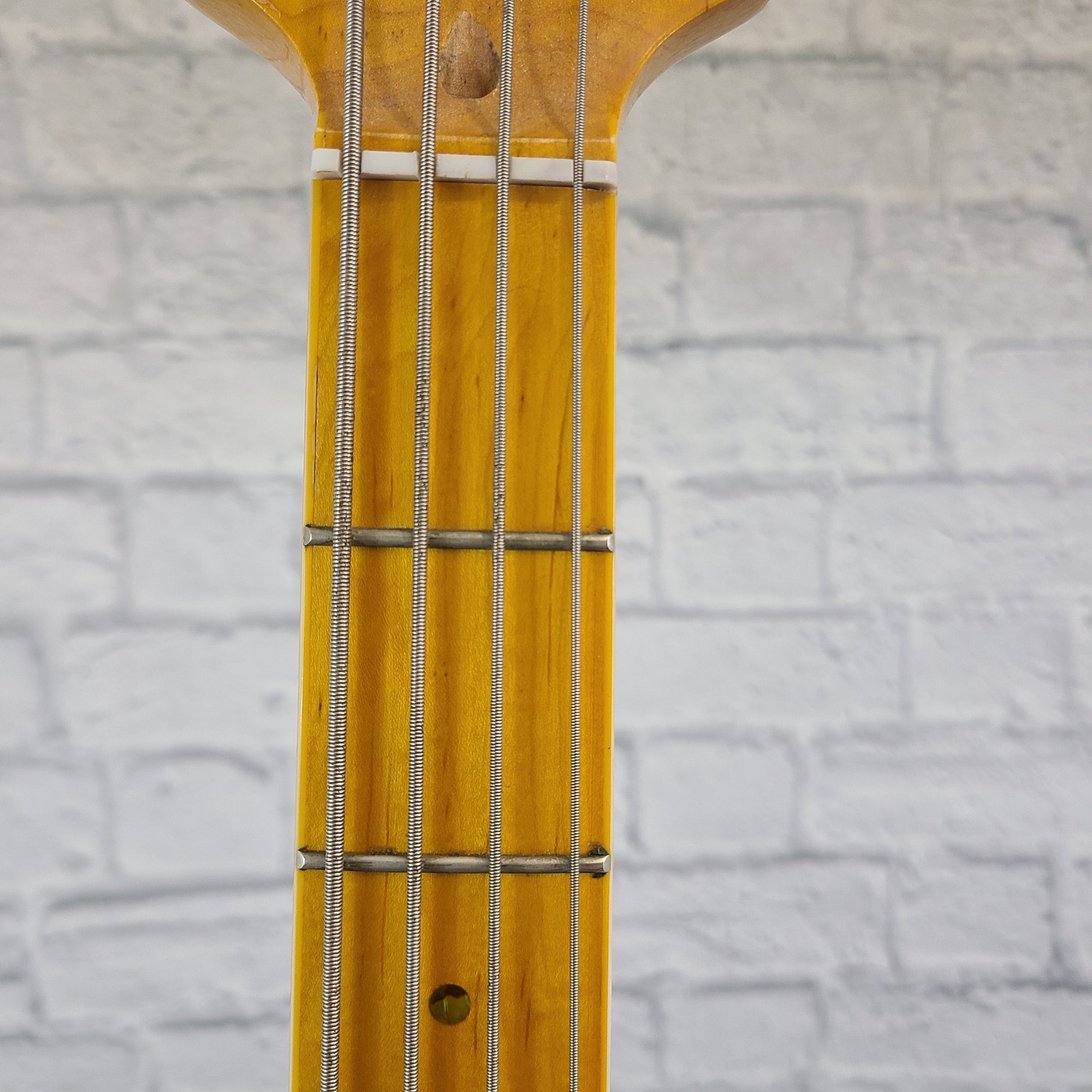 Ellis P- Style Bass w/ hard Case 4 String Bass Guitar