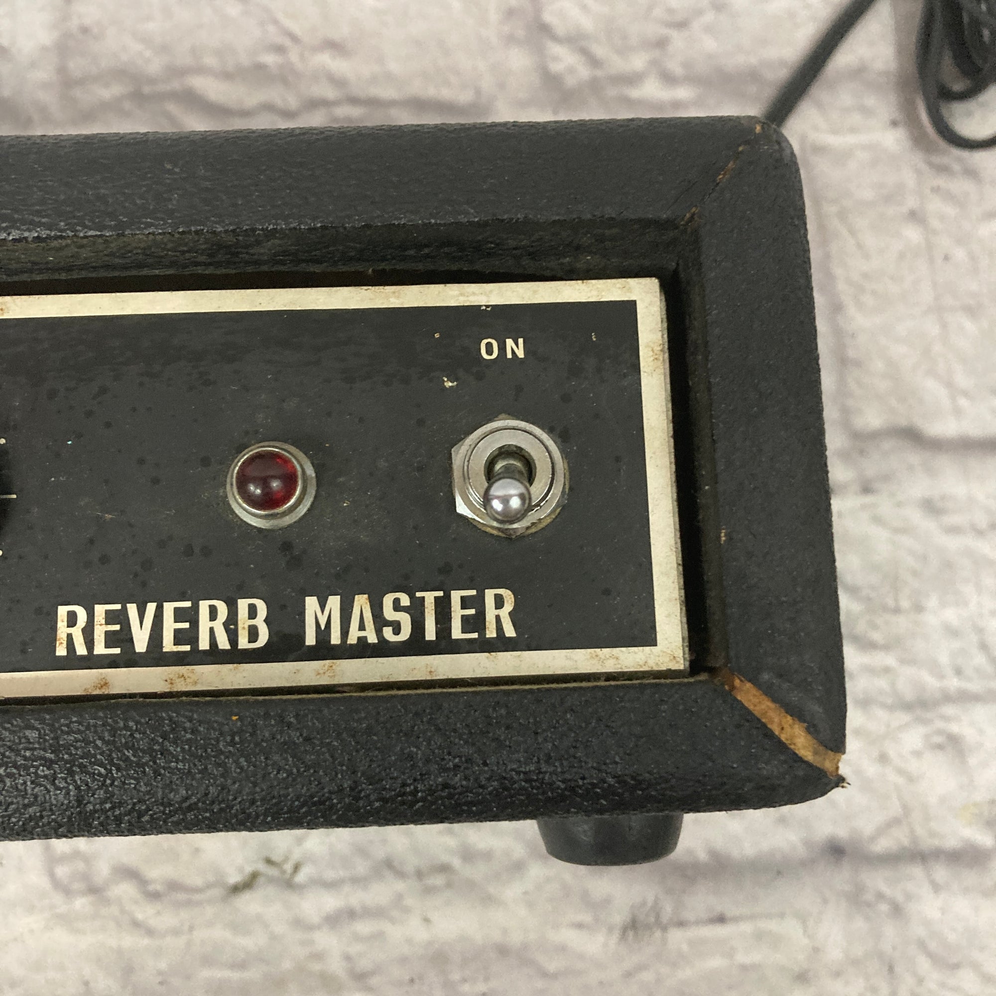 Reverb that does not use electricity 