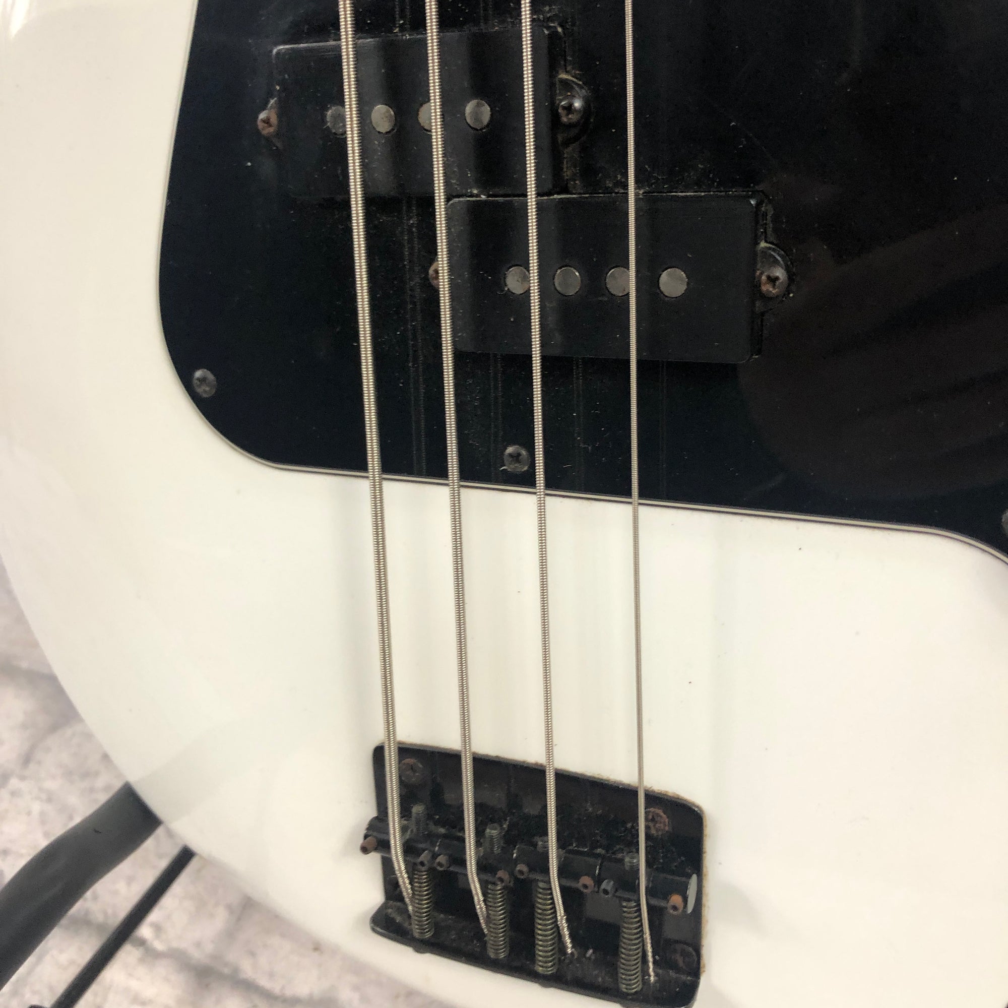 Peavey Fury 4 String Bass White 1980s Evolution Music