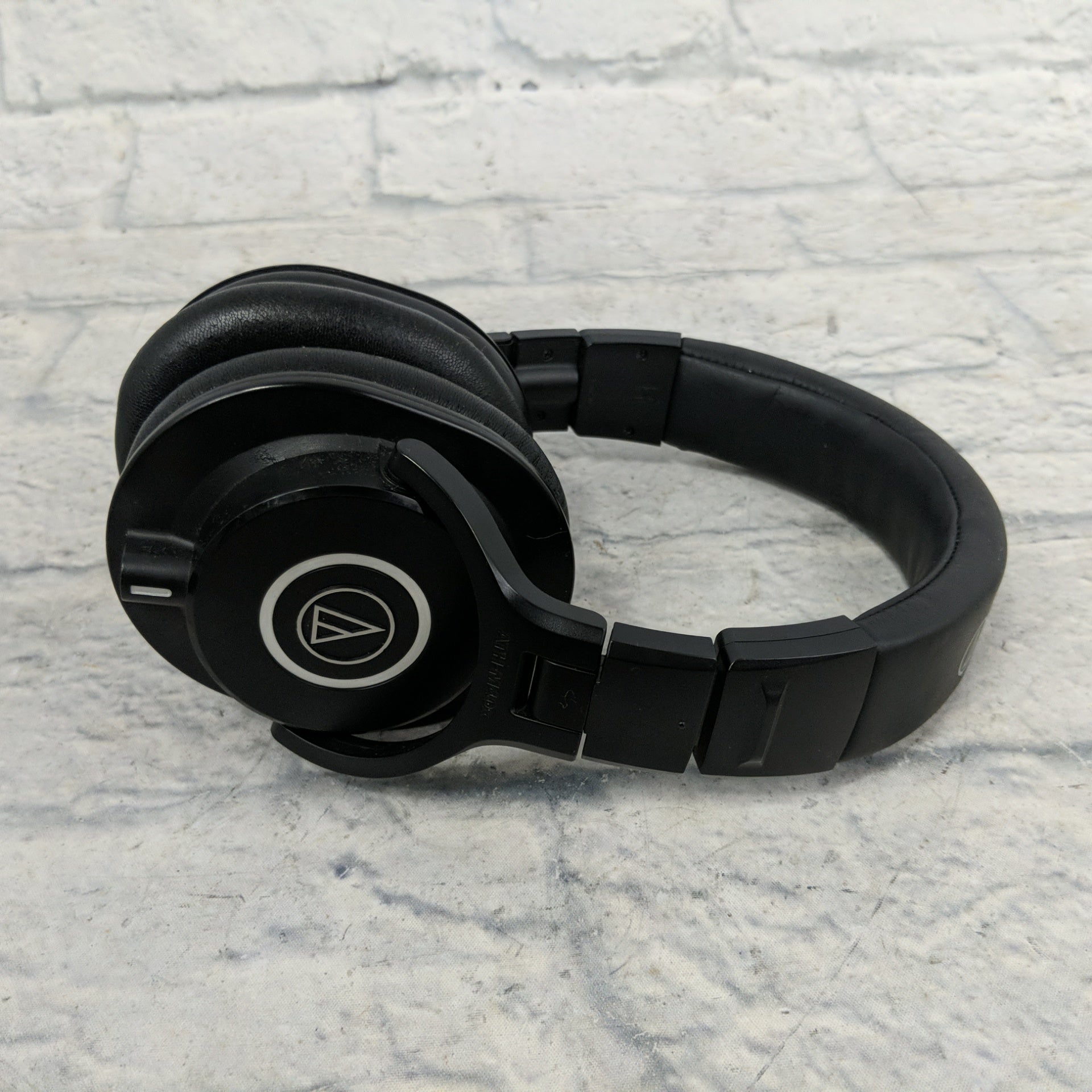 Audio-Technica ATH-M40x Studio Monitor Headphones