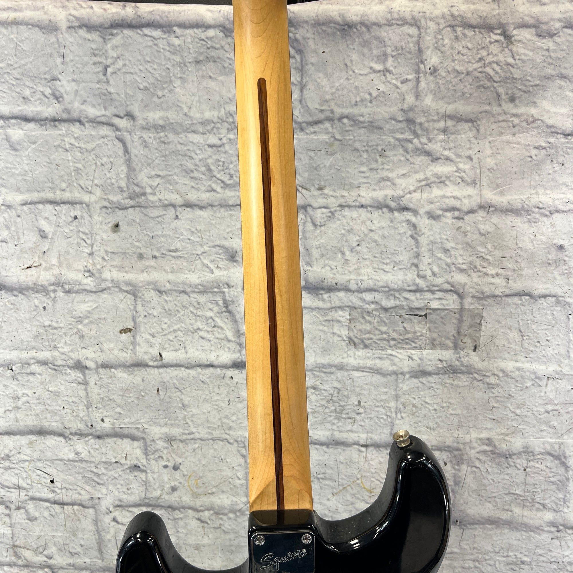 Squier Affinity Stratocaster Electric Guitar Black Squier Affinity Stratocaster Electric Guitar Black