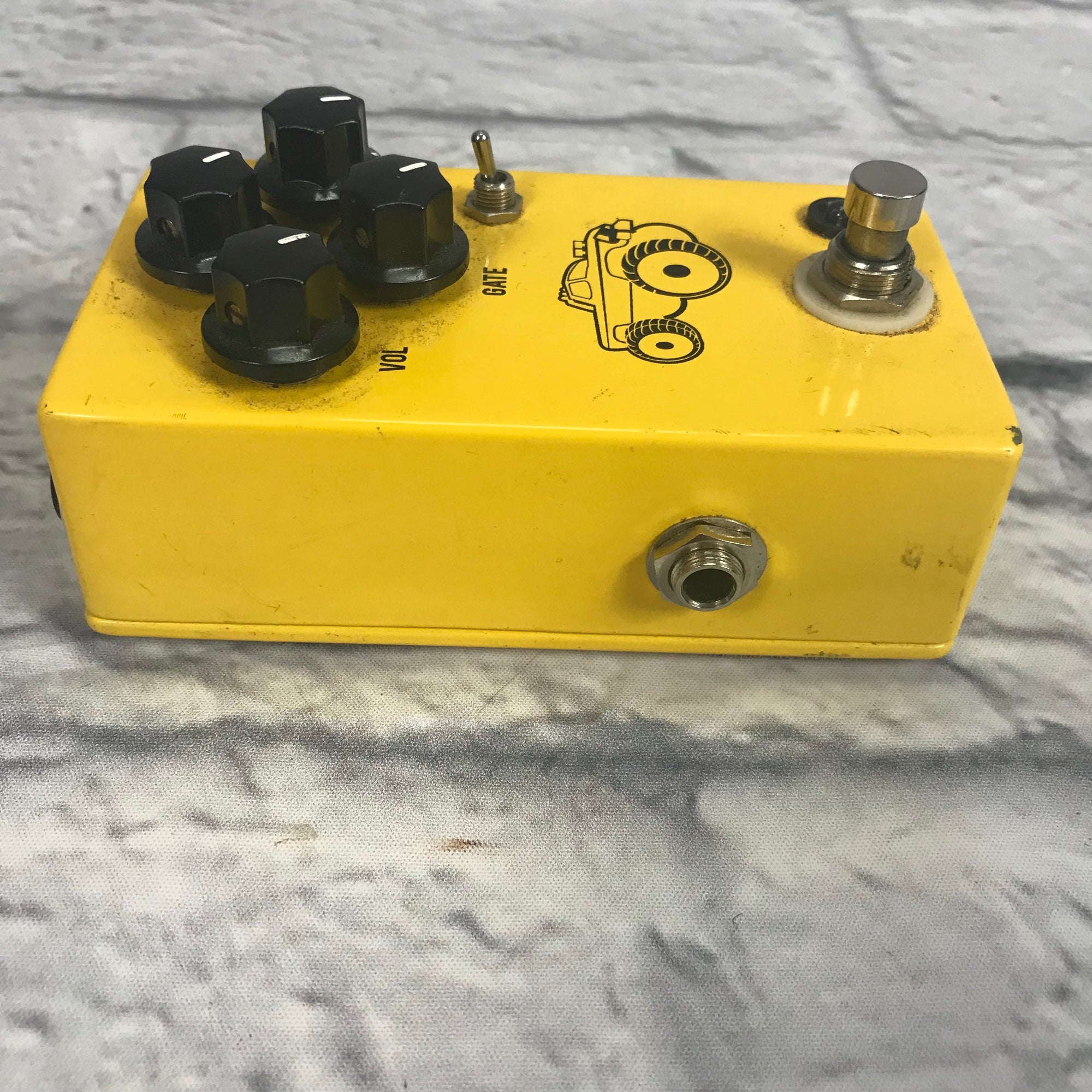JHS 4 Wheeler Bass Fuzz Pedal