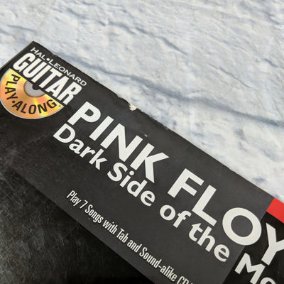 Hal Leonard Pink Floyd - Dark Side of the Moon Guitar Play-Along Volume 68 Book and CD