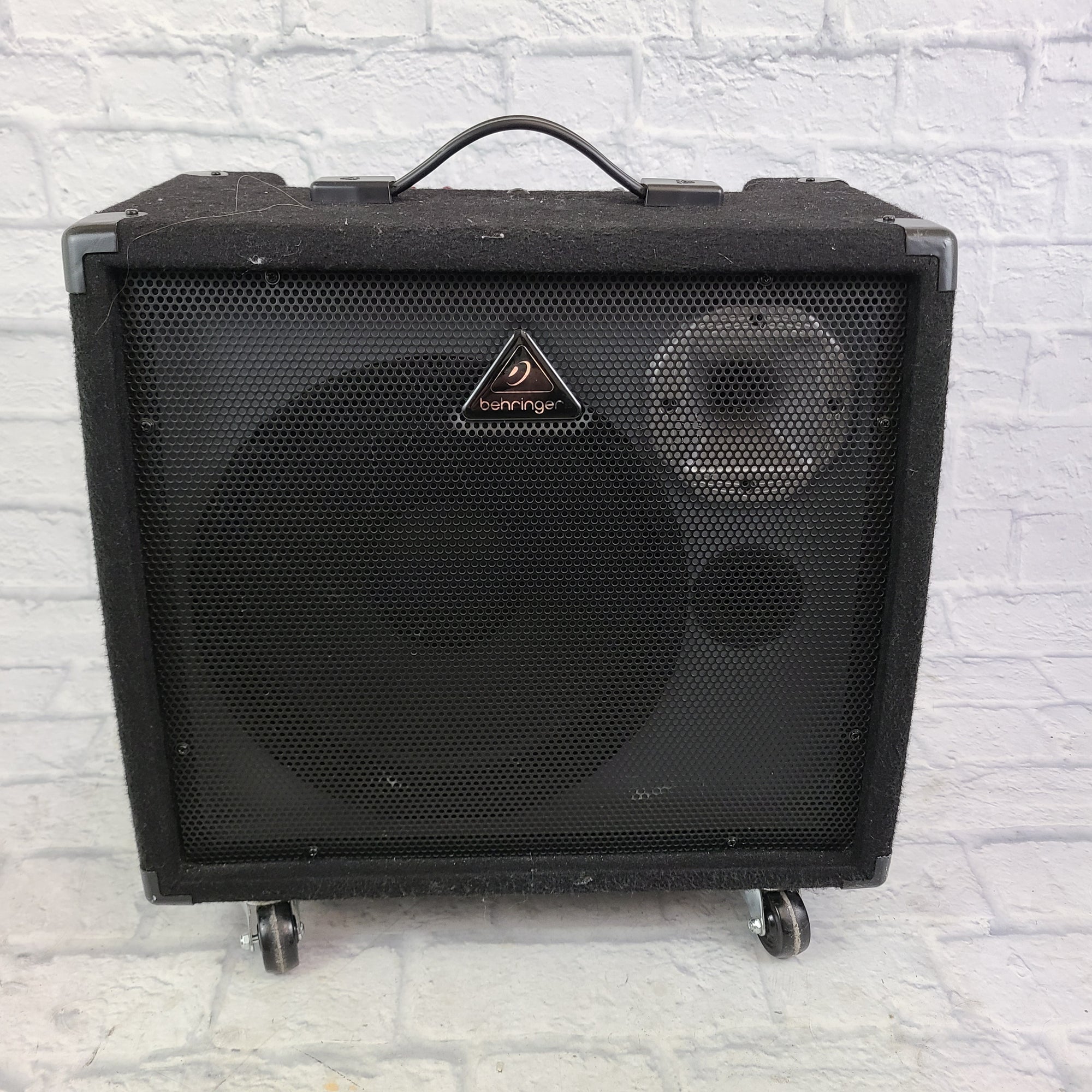 Behringer Ultratone X900FX Portable PA / Keyboard Amplifier