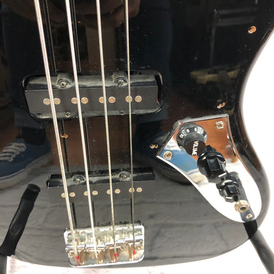 Squier Affinity Jazz Bass No Pickguard