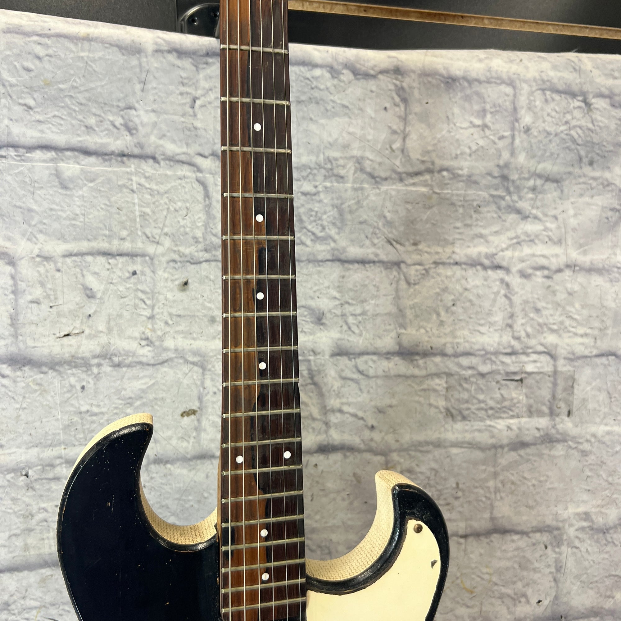 Silvertone Vintage 1448 Solid Body Electric Guitar