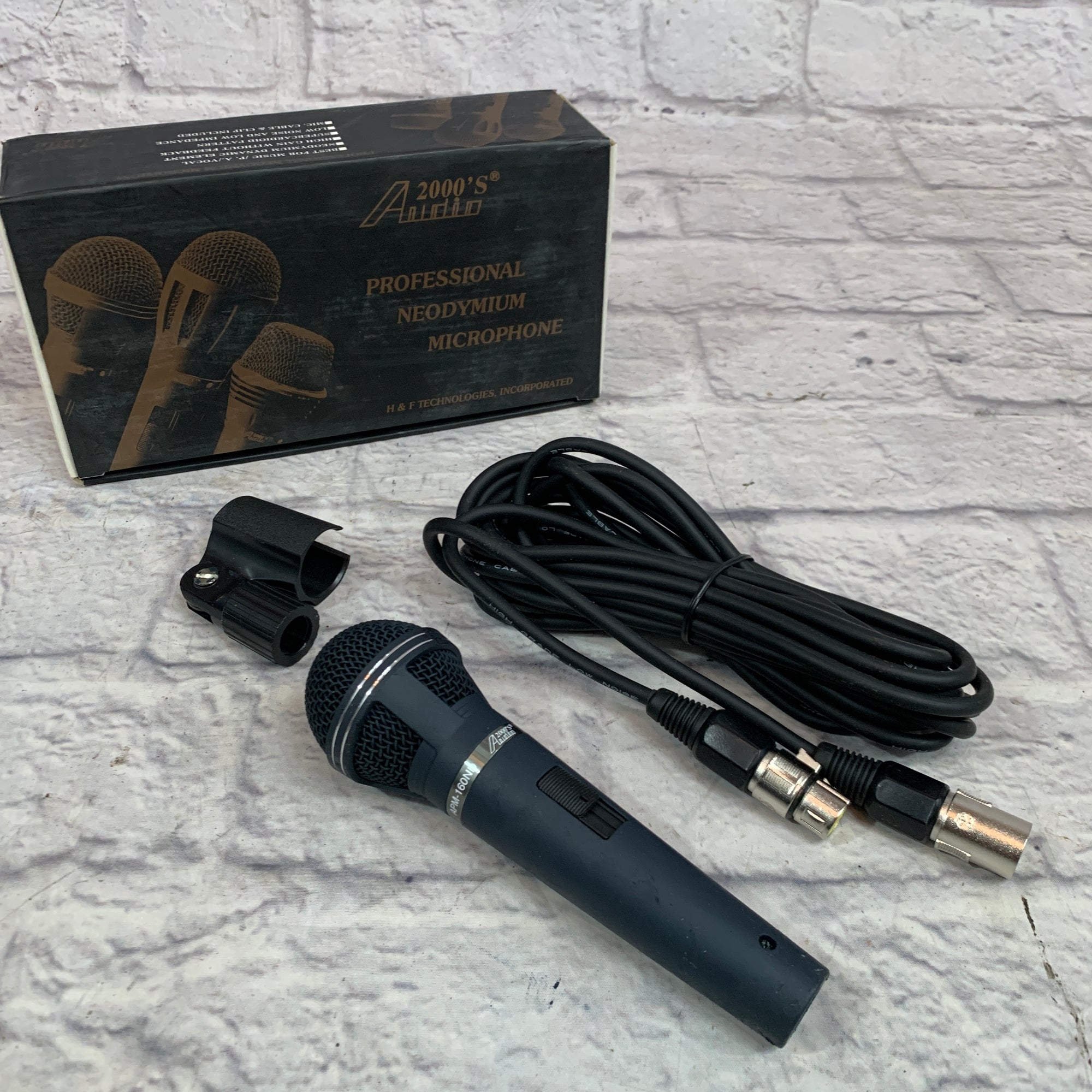 Audio 2000's APM160ND 1/4" Dynamic Microphone