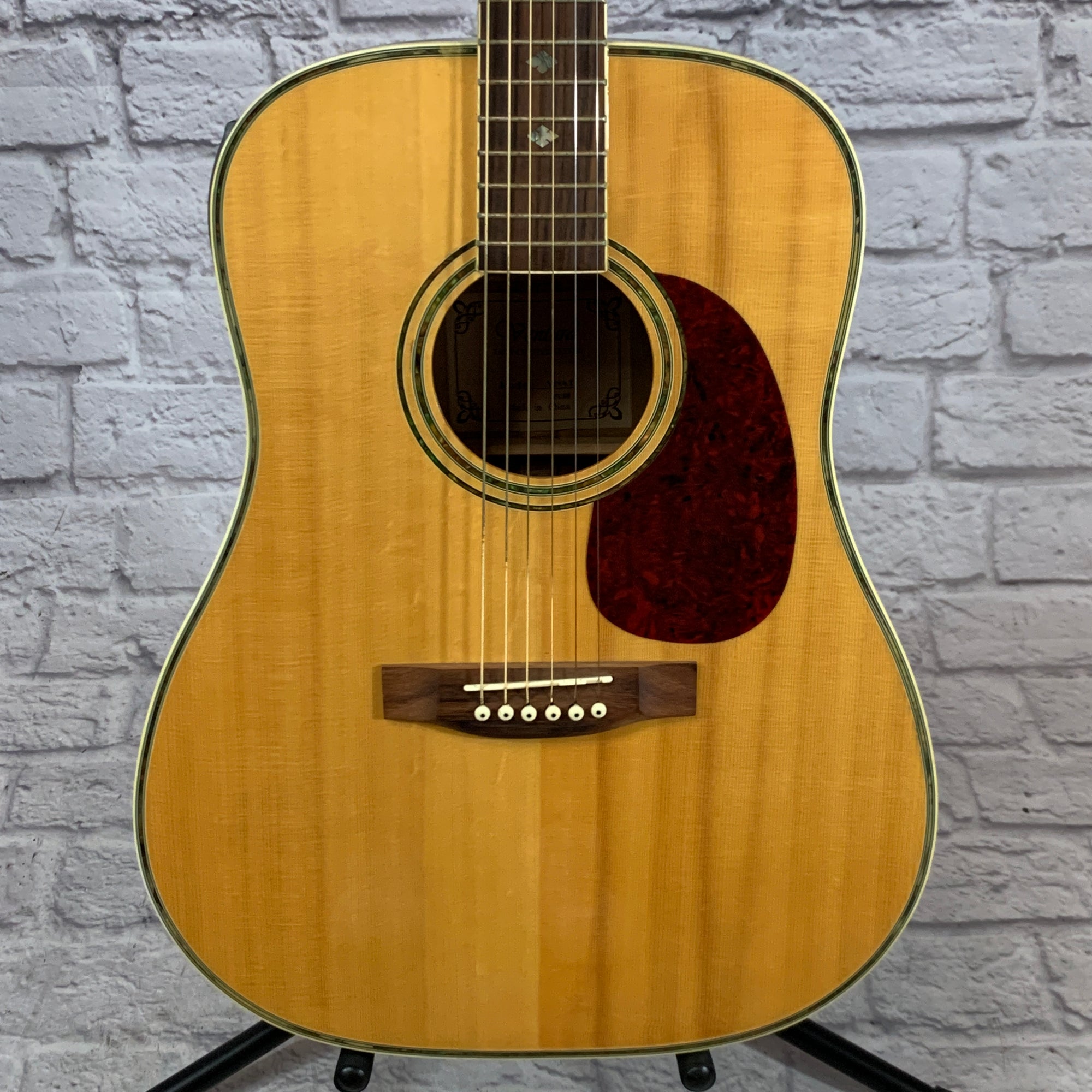 Ventura V5NAT Acoustic Electric Guitar