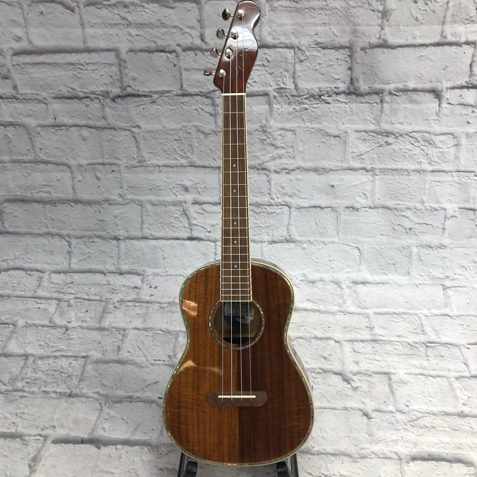 Fender Coastal Series Montecito Ukulele