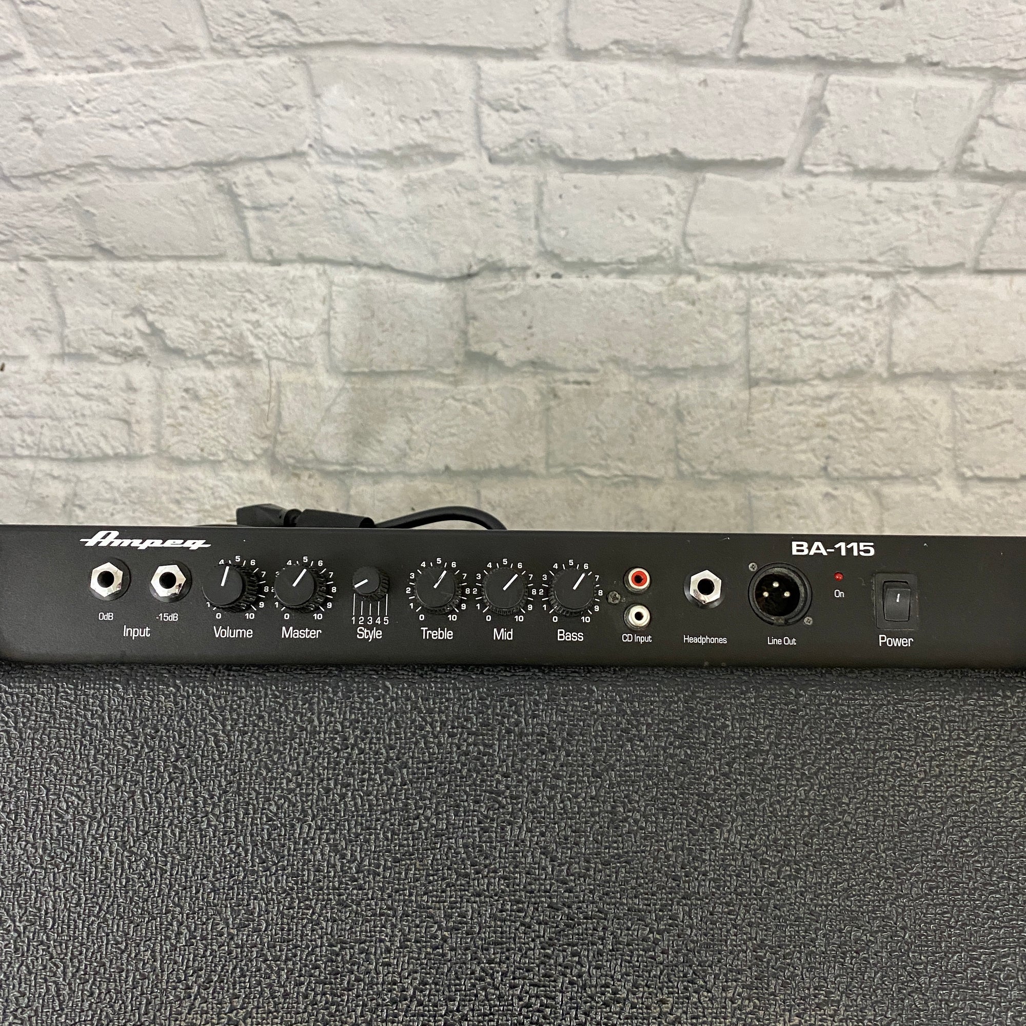 Ampeg BA-115 Bass Guitar Combo Amp AS IS
