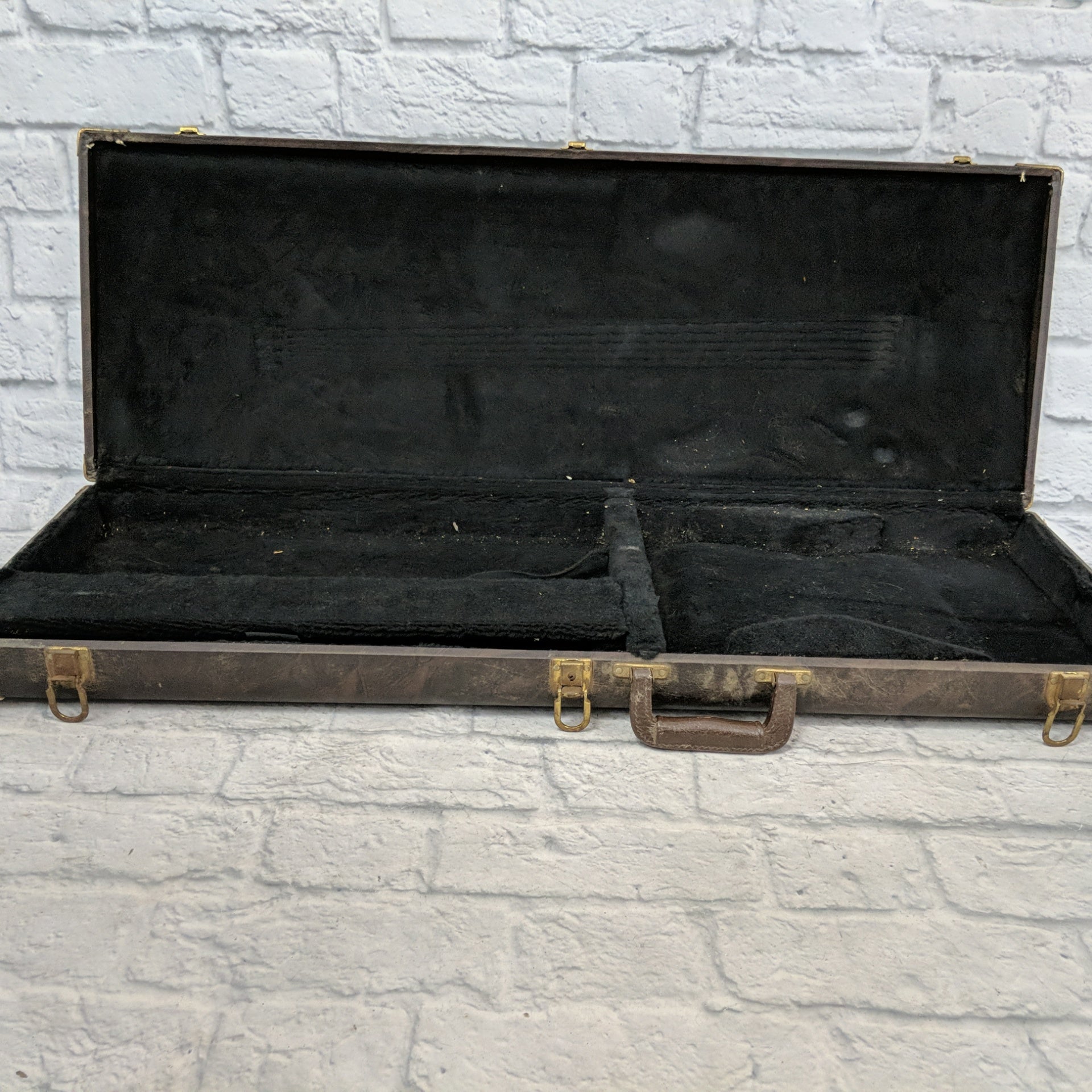 Vintage 1980s Guild Electric Guitar Hard Shell Case