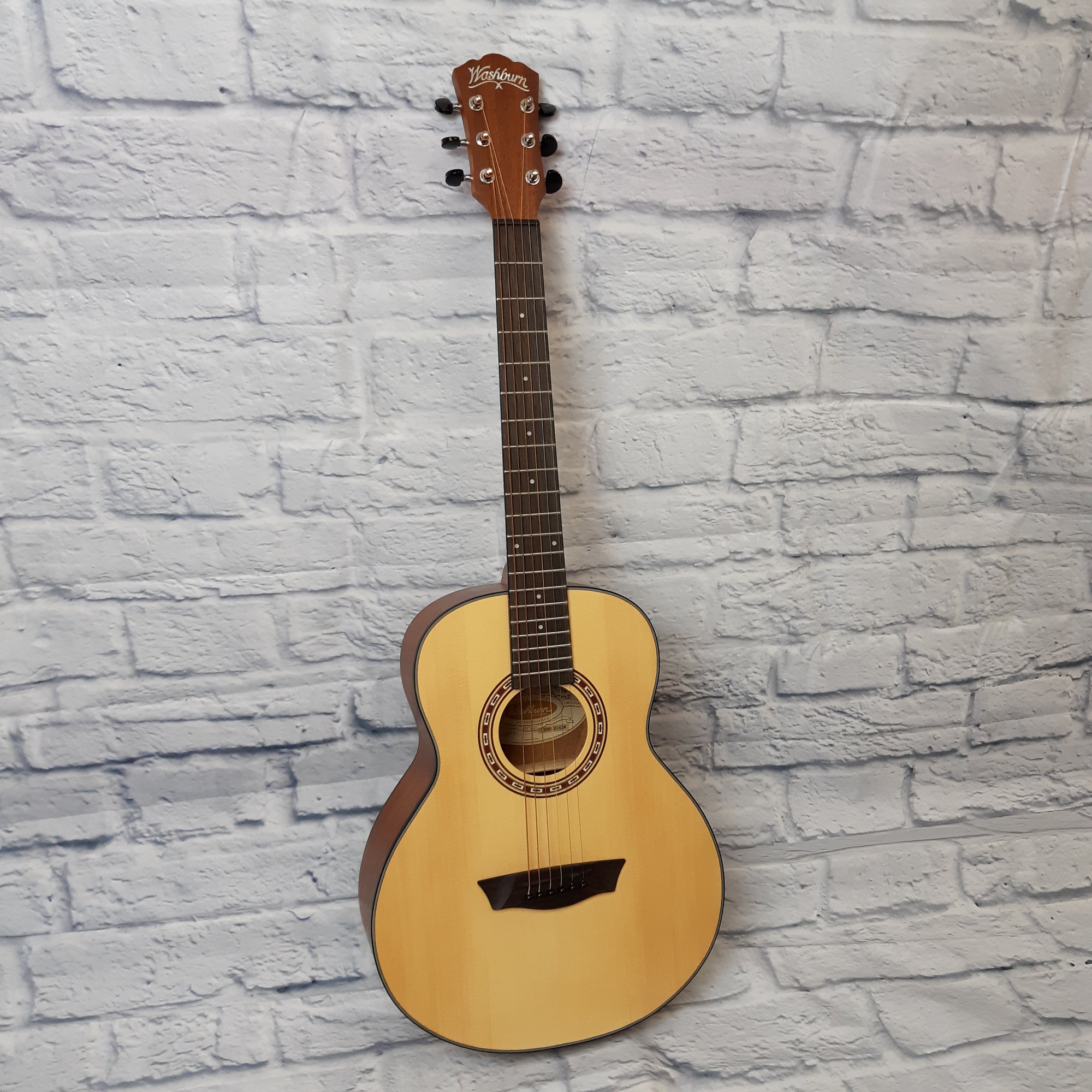 Washburn AGM5K-A-U Apprentice Mini GA Acoustic Guitar