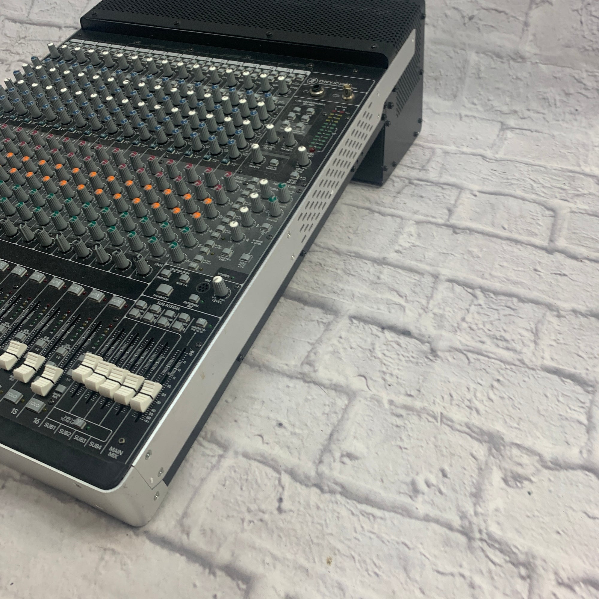 Mackie Onyx 1640i 16 Channel Mixer with Firewire - Evolution Music