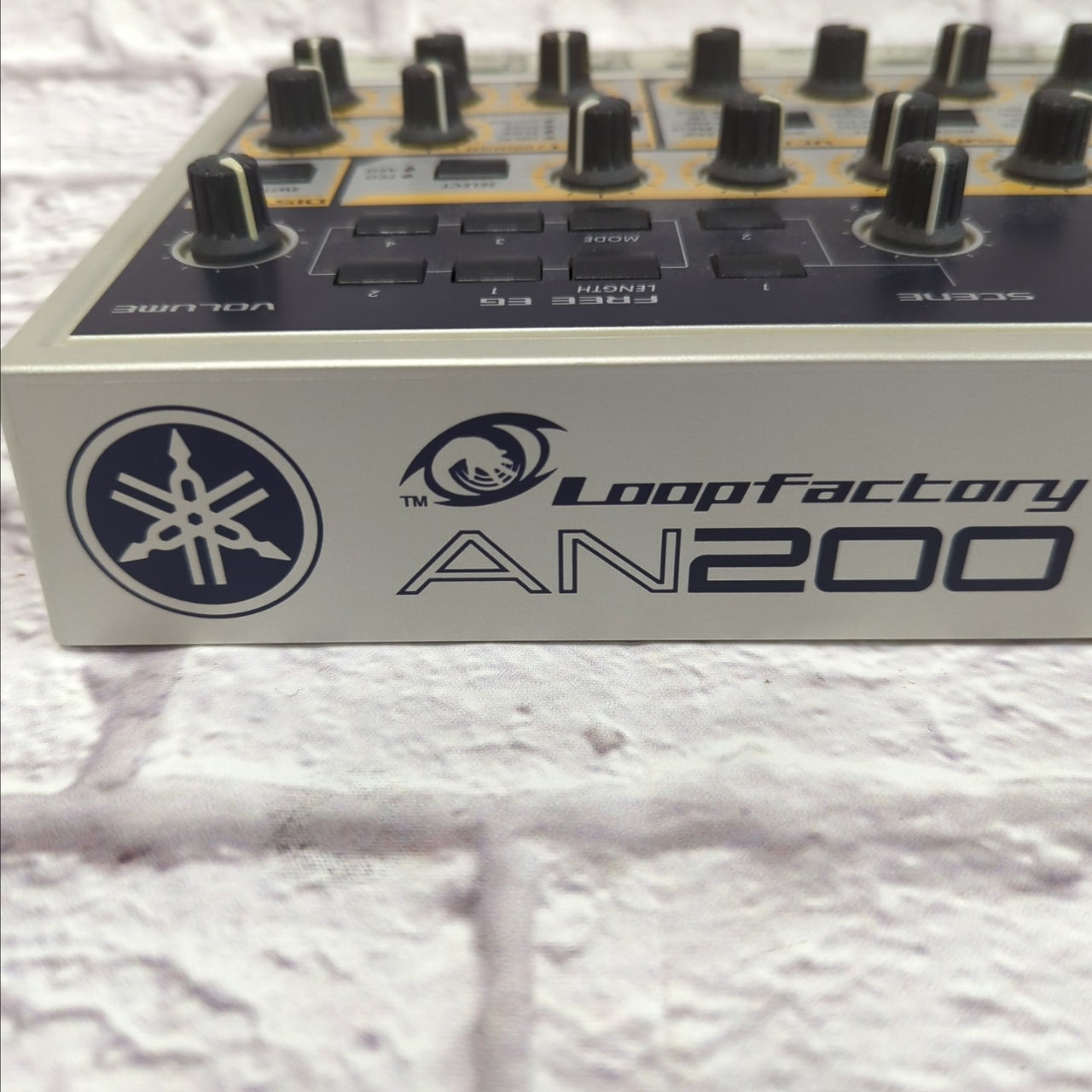 Yamaha AN200 Desktop Analog Modeling Synthesizer - Evolution Music