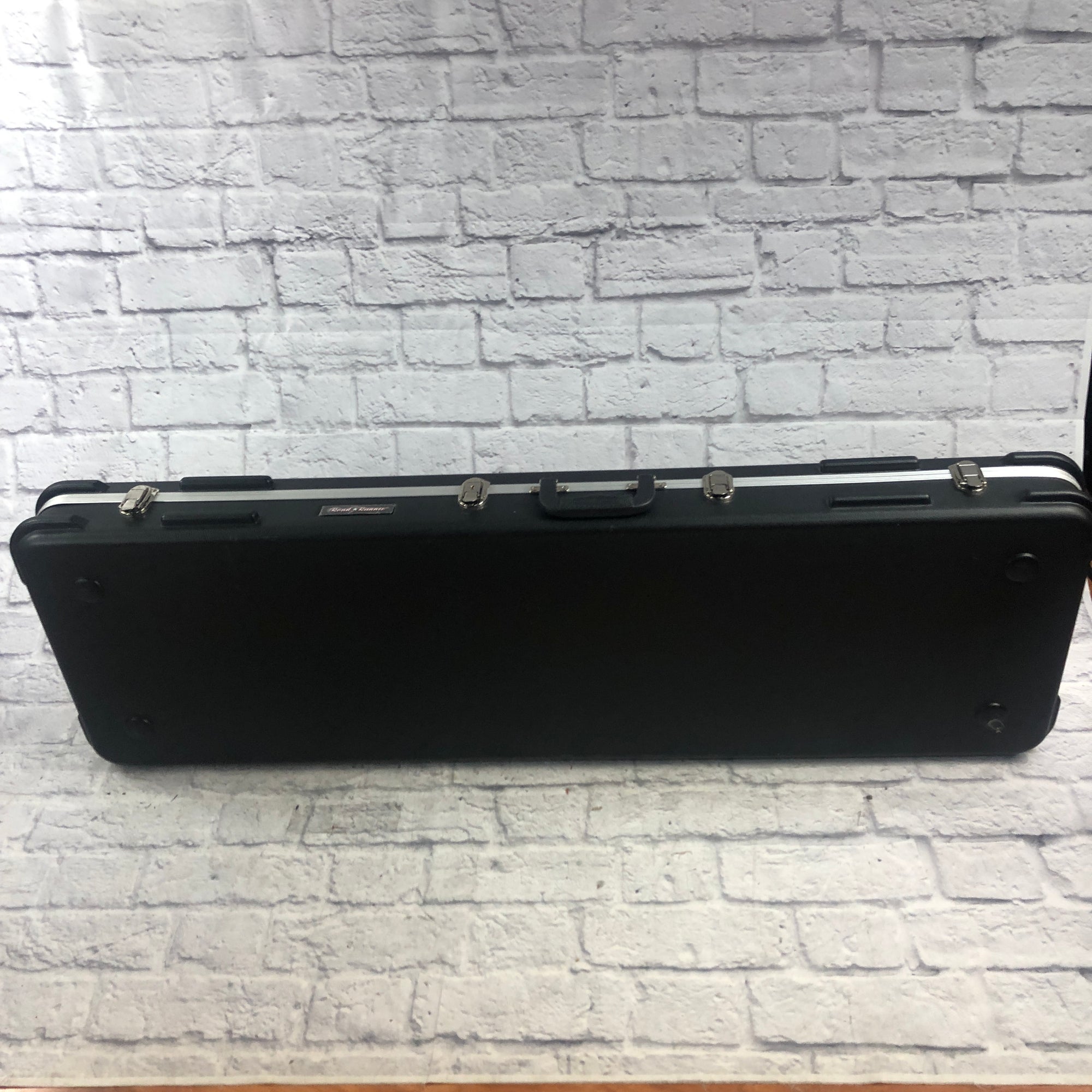Road Runner Hard Shell Bass Guitar Case