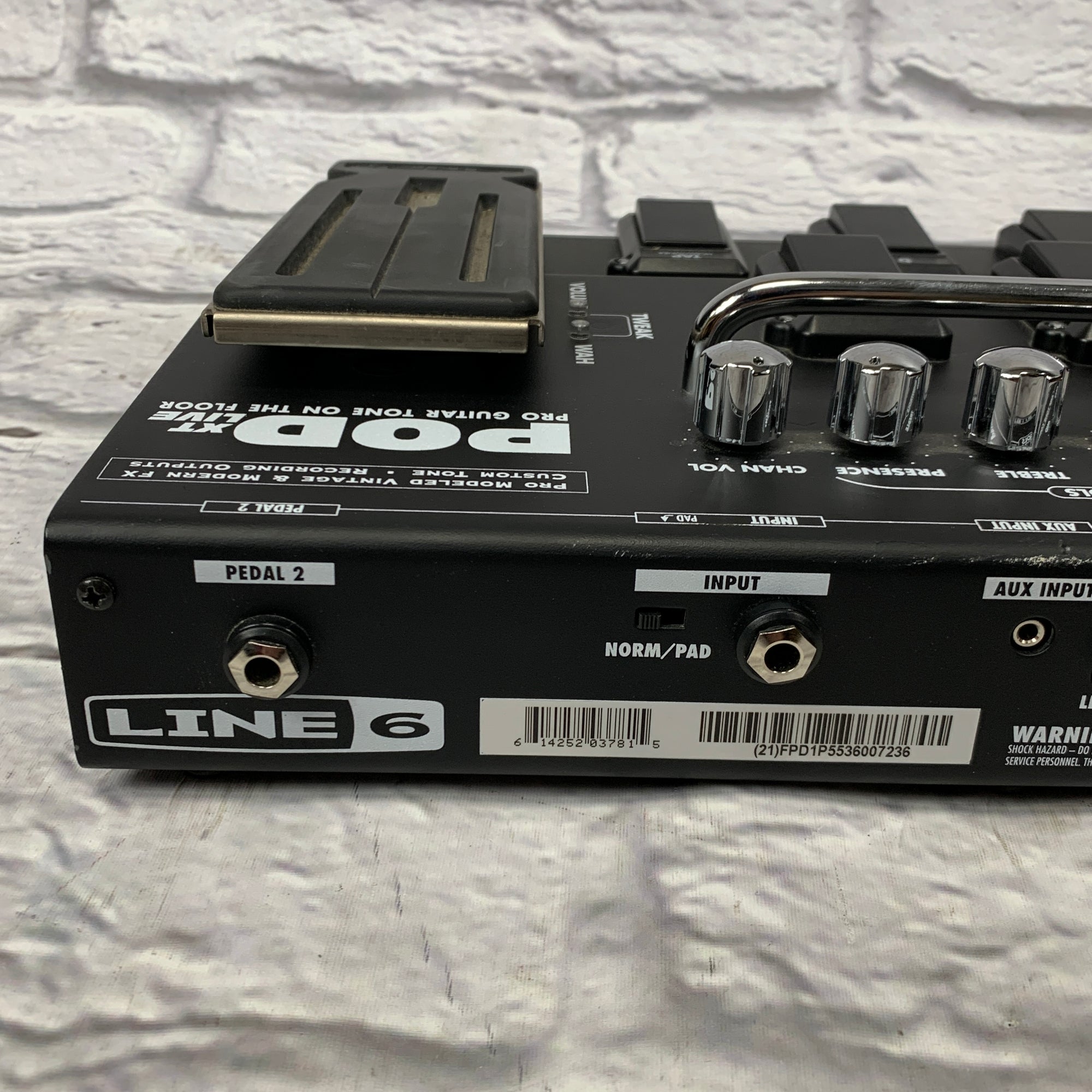 line 6 wah pedal Line 6 POD XT Live Effects Pedalboard w/ Carrying Bag