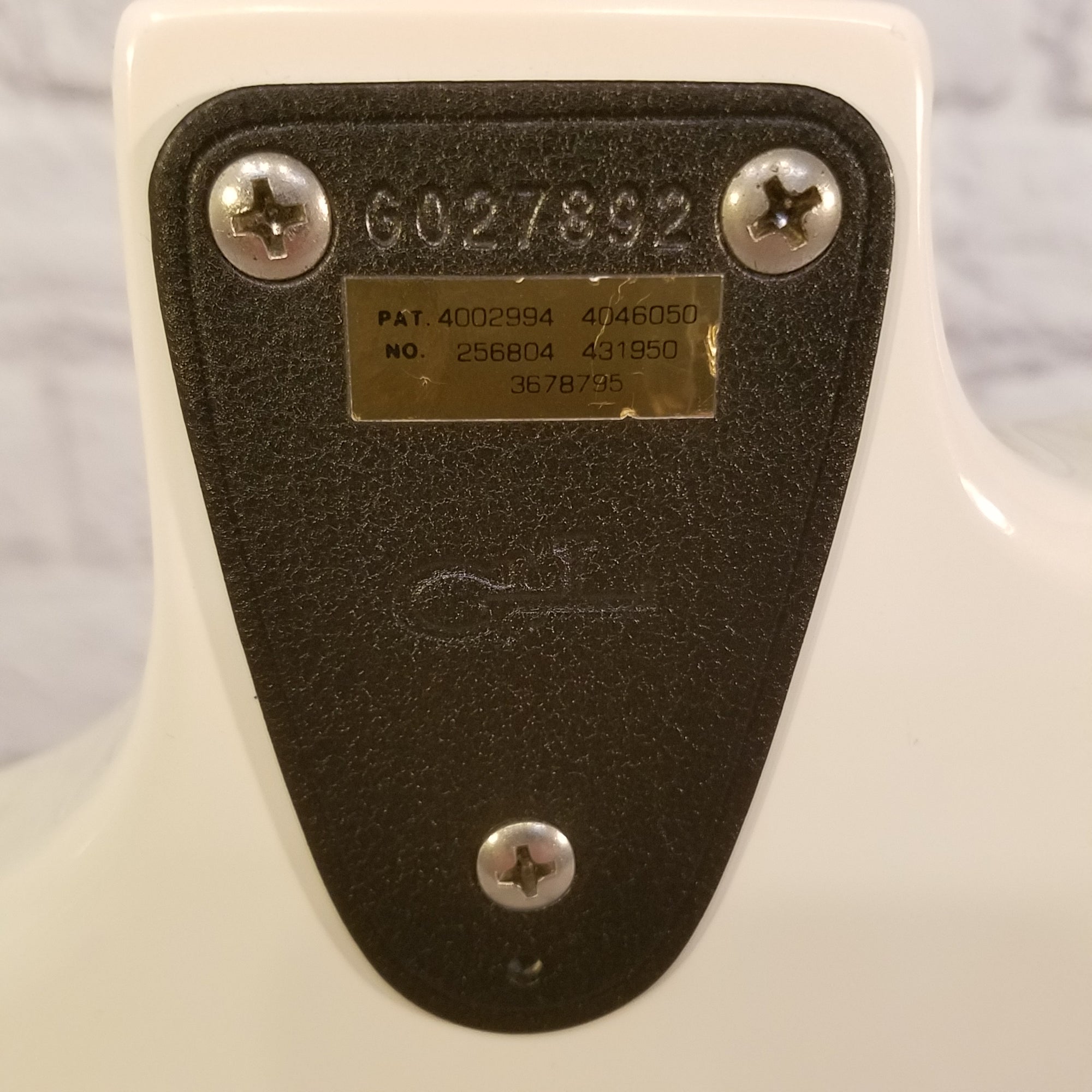 G&L S-500 USA with Seymour Duncans Electric Guitar White with Hardshell Case